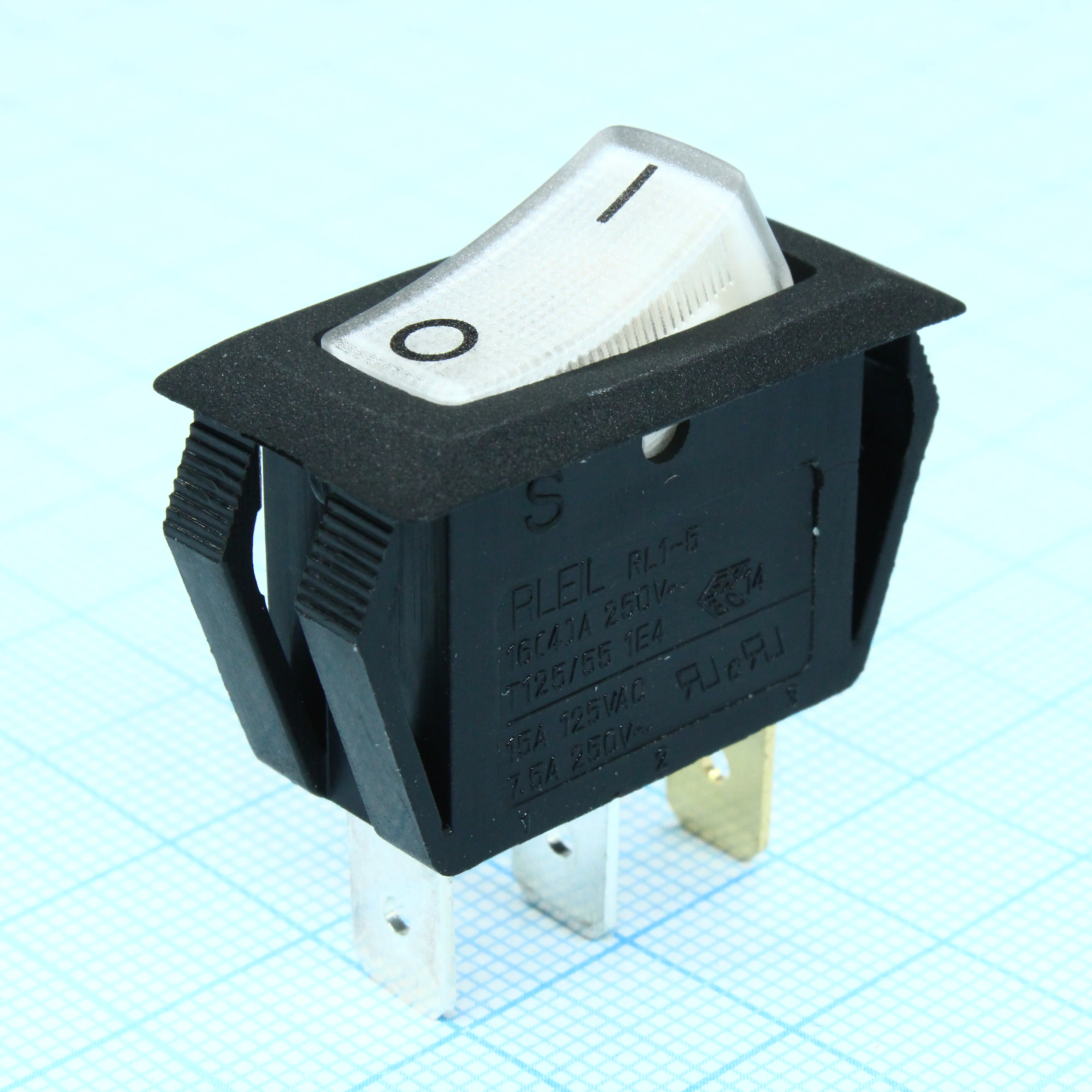 L-KLS7-005 -11/N-C-2  WT/BK-P1-S(2) - Тумблер ON-OFF с красной подсветкой 250В
