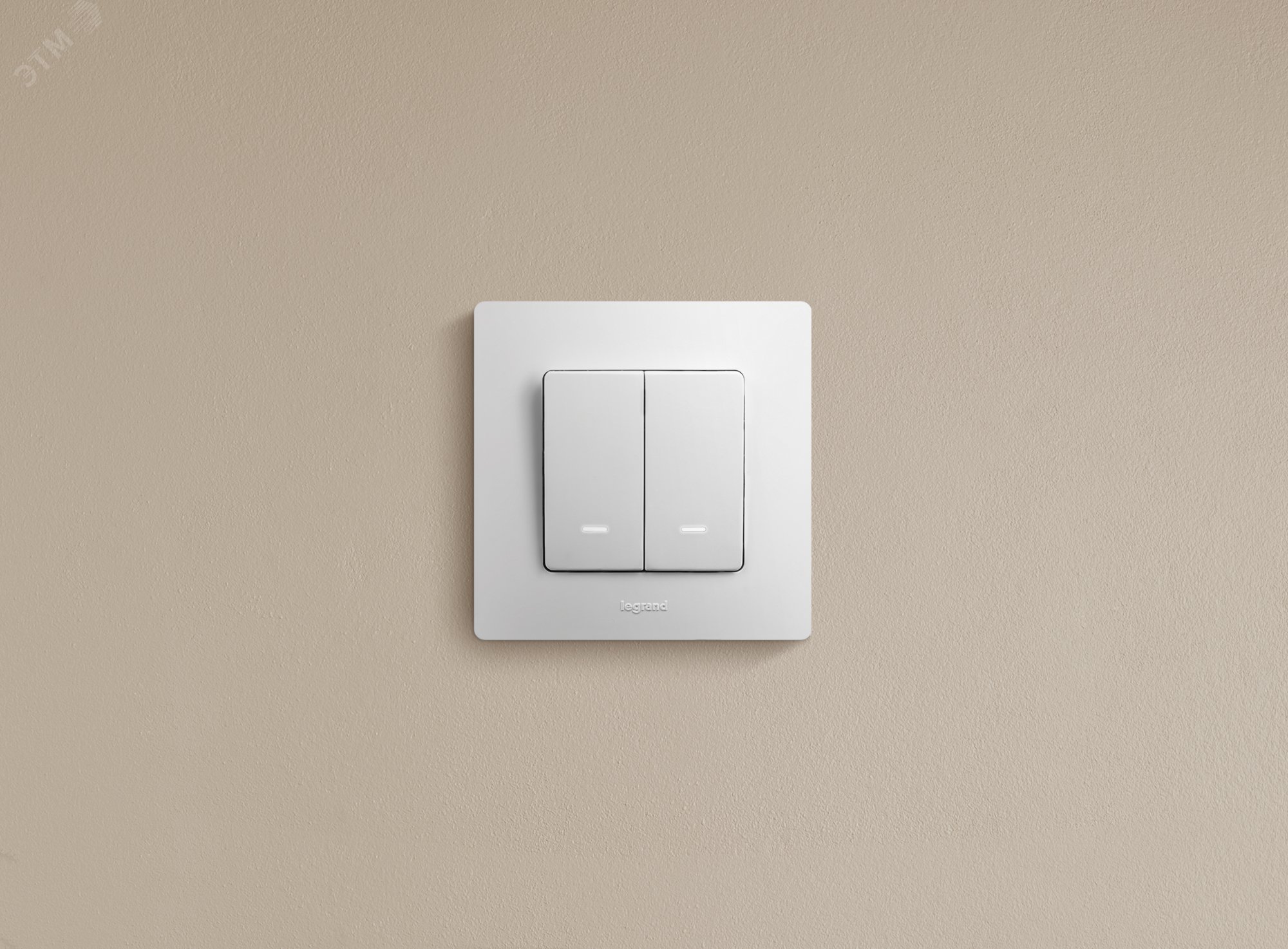 Выключатель 2-кл. СП Etika 10А IP20 250В 10AX с подсветкой/индикацией безвинтов. зажимы механизм бел. Leg 672204