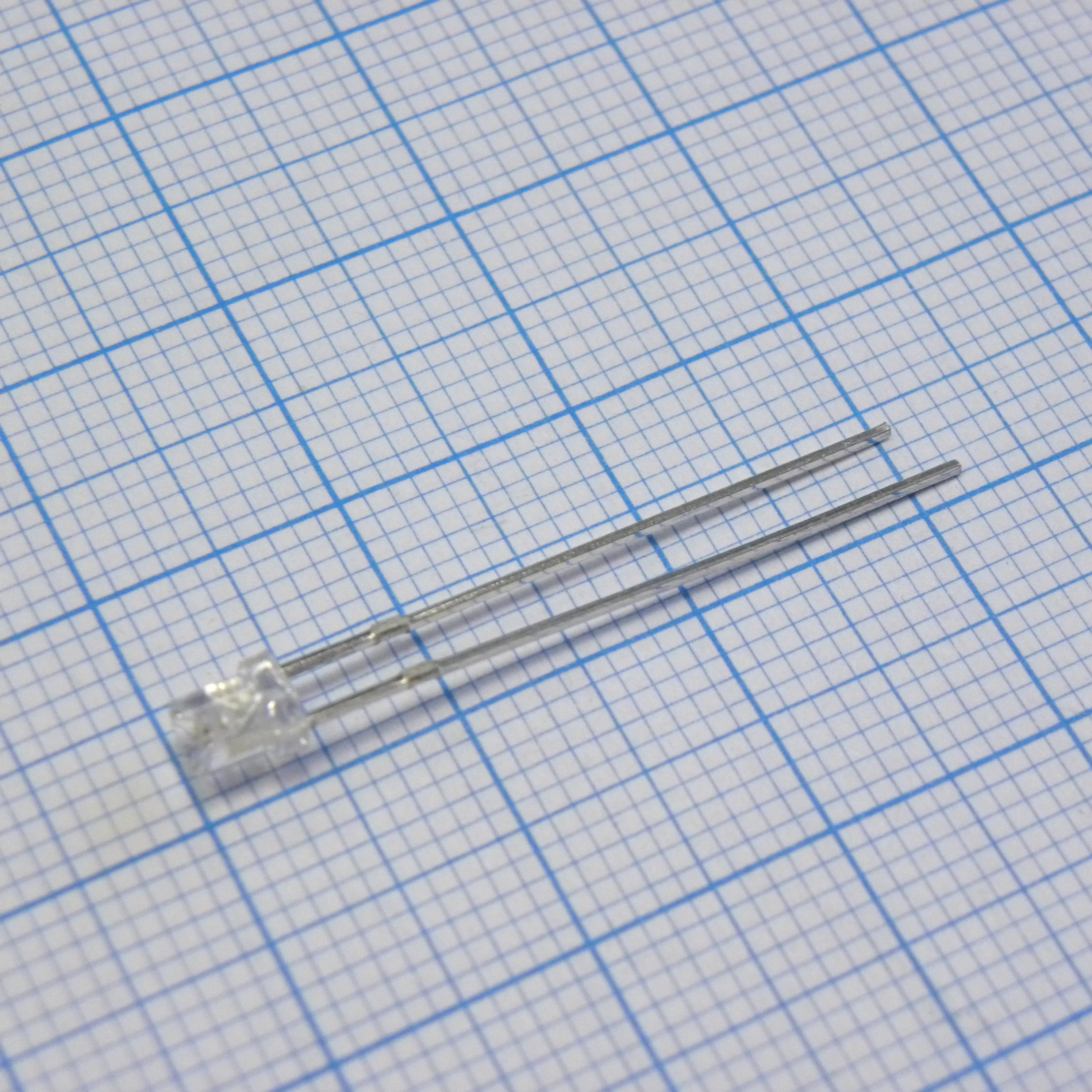 FYL-3034SURC1E - Светодиод 3мм/красный/630нм/350мкд/прозрачный/85°/цилиндр с конусообразным углублением