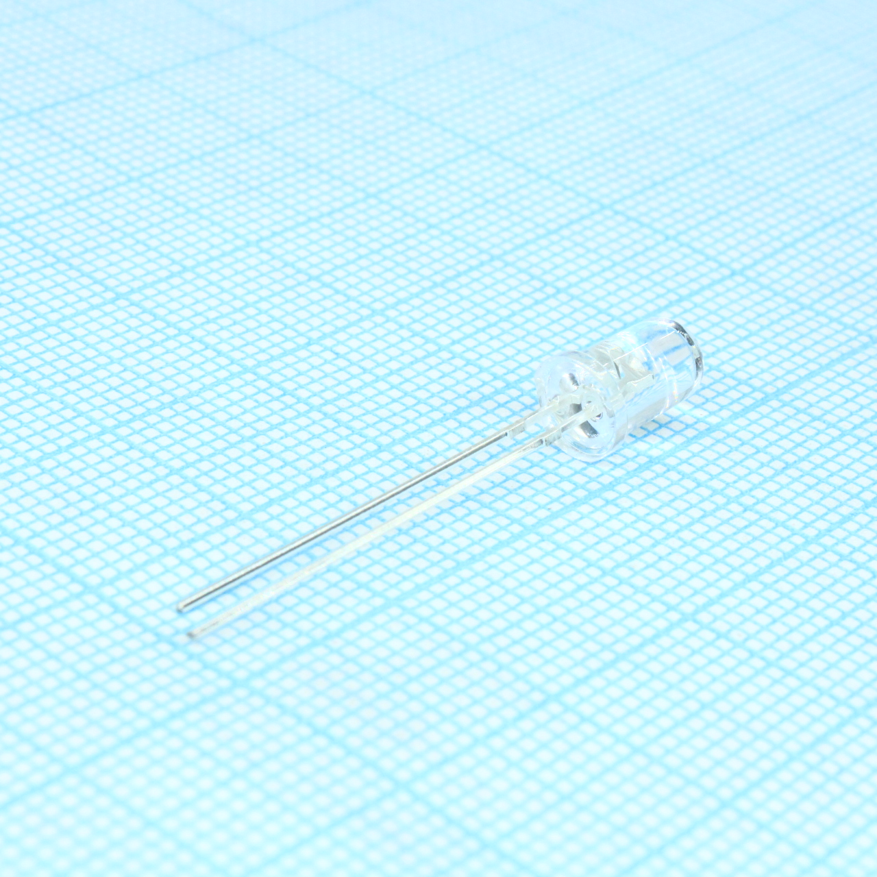 FYL-5014LUYC1H-TL - Светодиод 5мм/желтый/590нм/4700мкд/прозрачный/30°