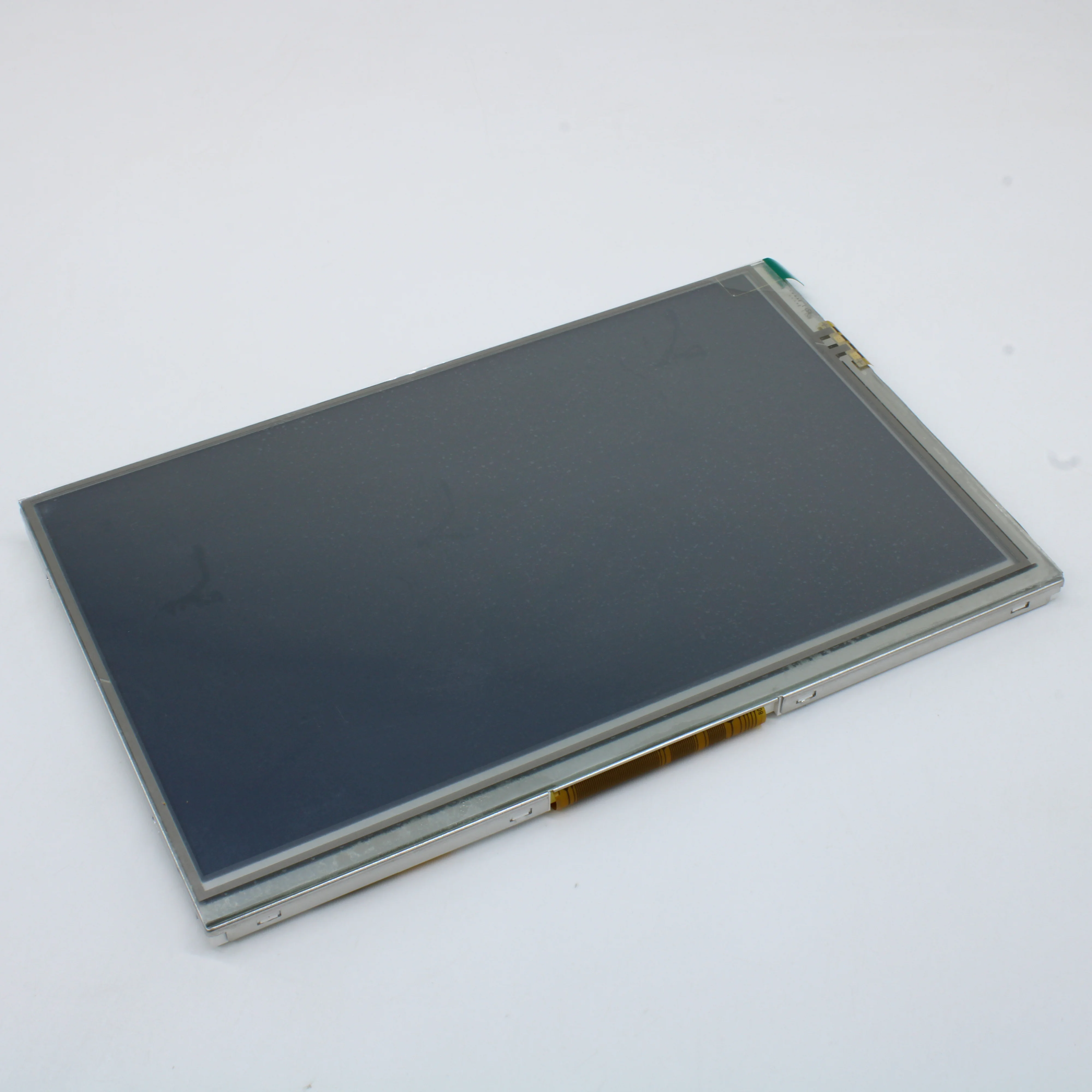 MI0700AJT-20RP - TFT 7.0", 800xRGB480, 18-бит RGB интерфейс, 262k, яркость 330cd/m2, контрастность 400:1, напр. питания 3,0...3,6 В, 6 o'cl, -20..+70С, антибликовое покрытие, резистивная сенсорная панель