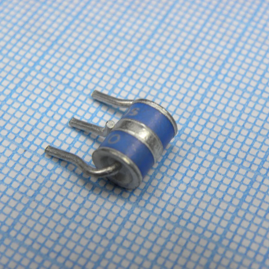 B88069X2271B502 - 6х8mm 90V ±20% 10kA/10A 3-x элек. T33A90X