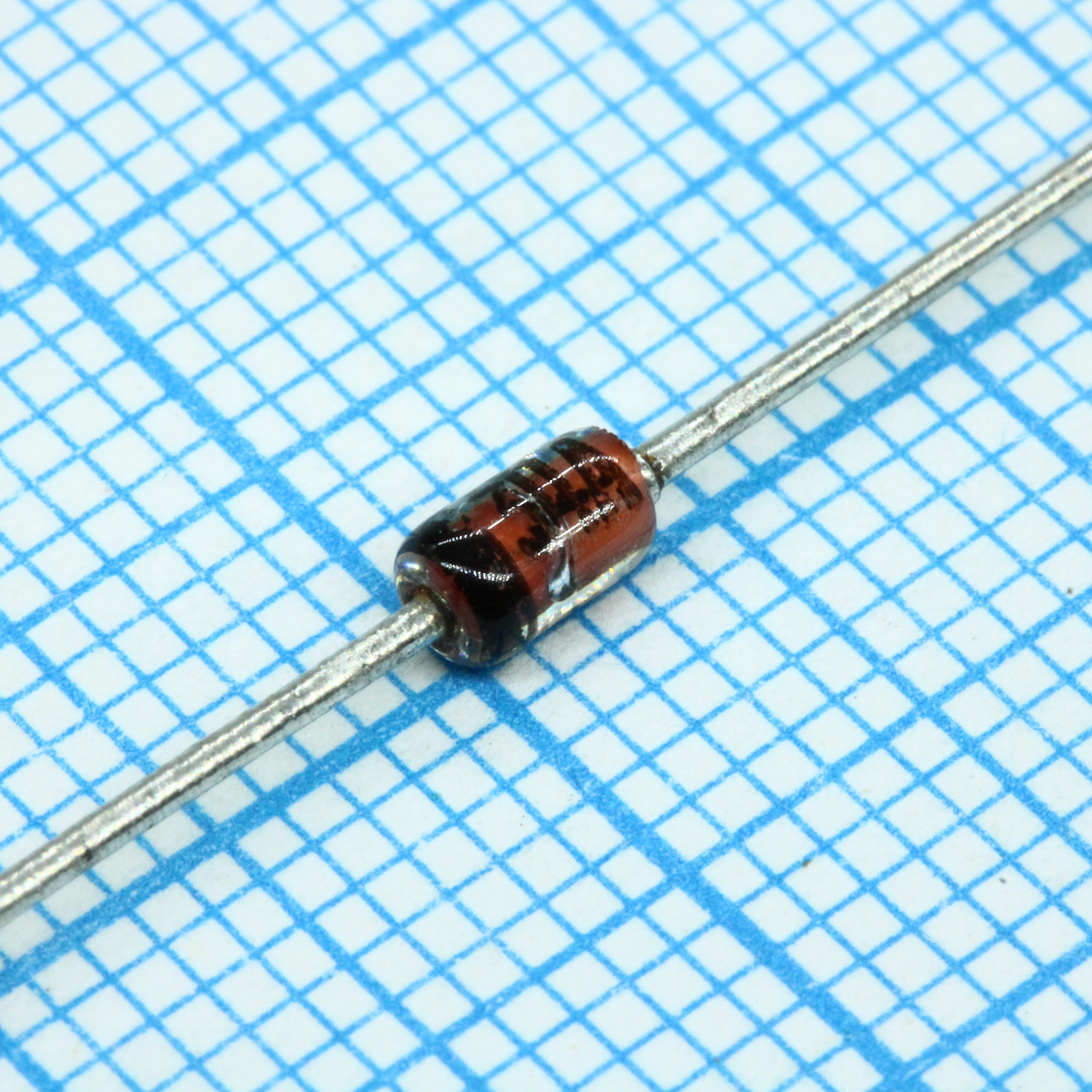 1N4734A   (5V6) - Стабилитрон 1.0Вт 5.6В