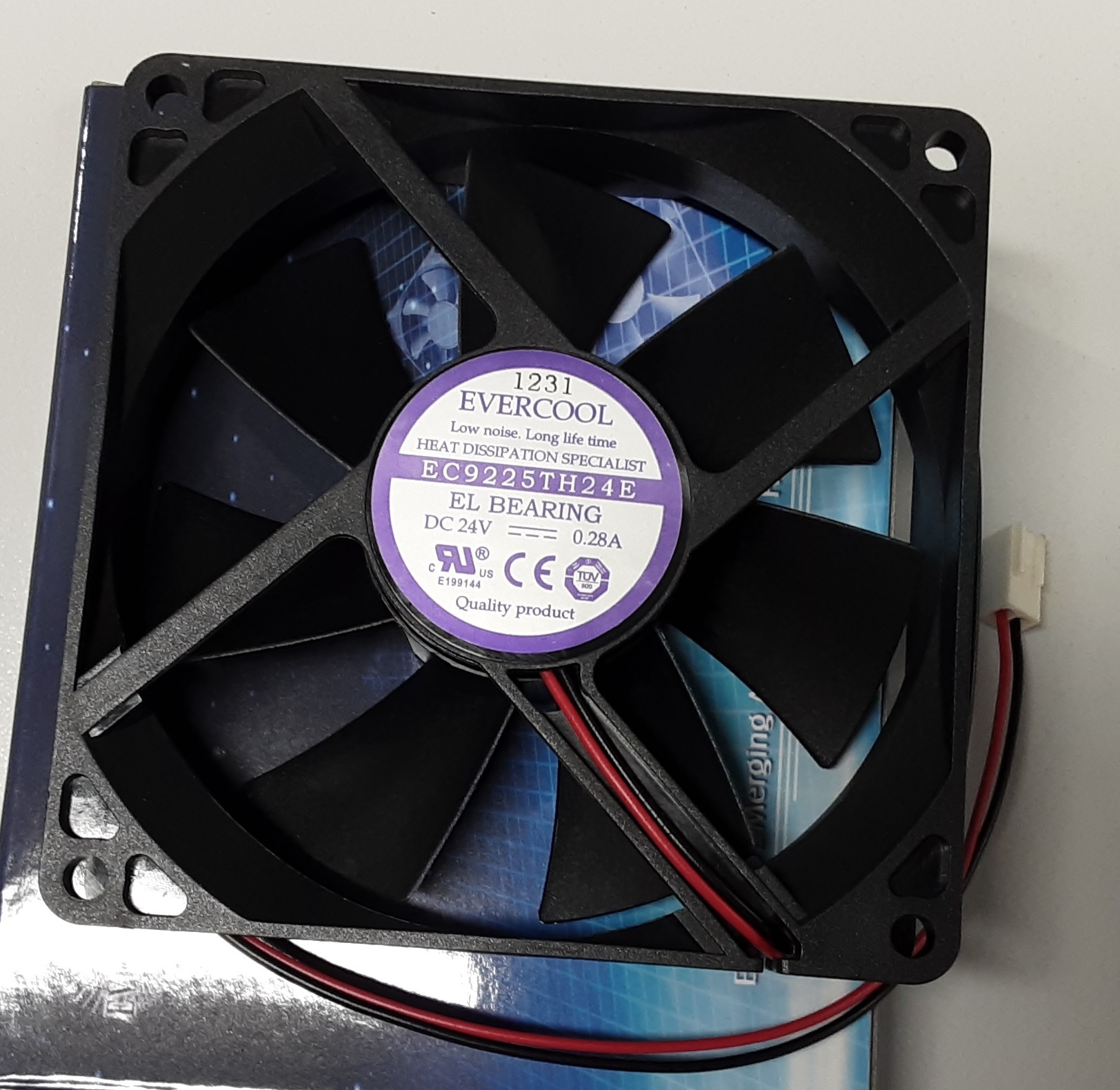 EC9225TH24EL - Вентилятор 24В, 92х92х25мм , подшипник самосмазывающийся, 3400 об/мин