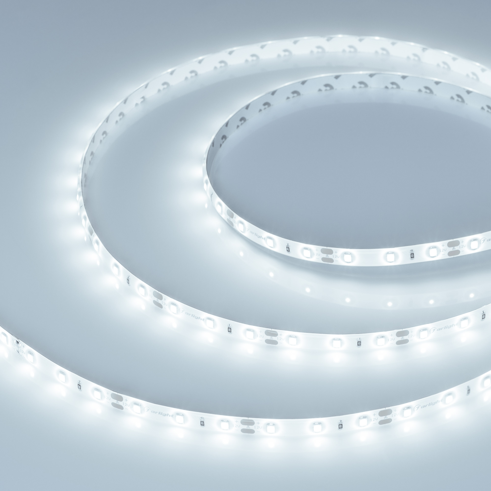 Лента герметичная RTW-SE-A60-8mm 12V Cool 10K (4.8 W/m, IP65, 2835, 5m) 016836(2) - Светодиодная лента RT-SE-A60, герметичная (SE-силиконовый верхний слой). Светодиоды 2835, 60 шт/м (300 шт на 5 м), белая плата, ширина 8 мм, скотч 3M. Цвет ХОЛОДНЫЙ 10000 