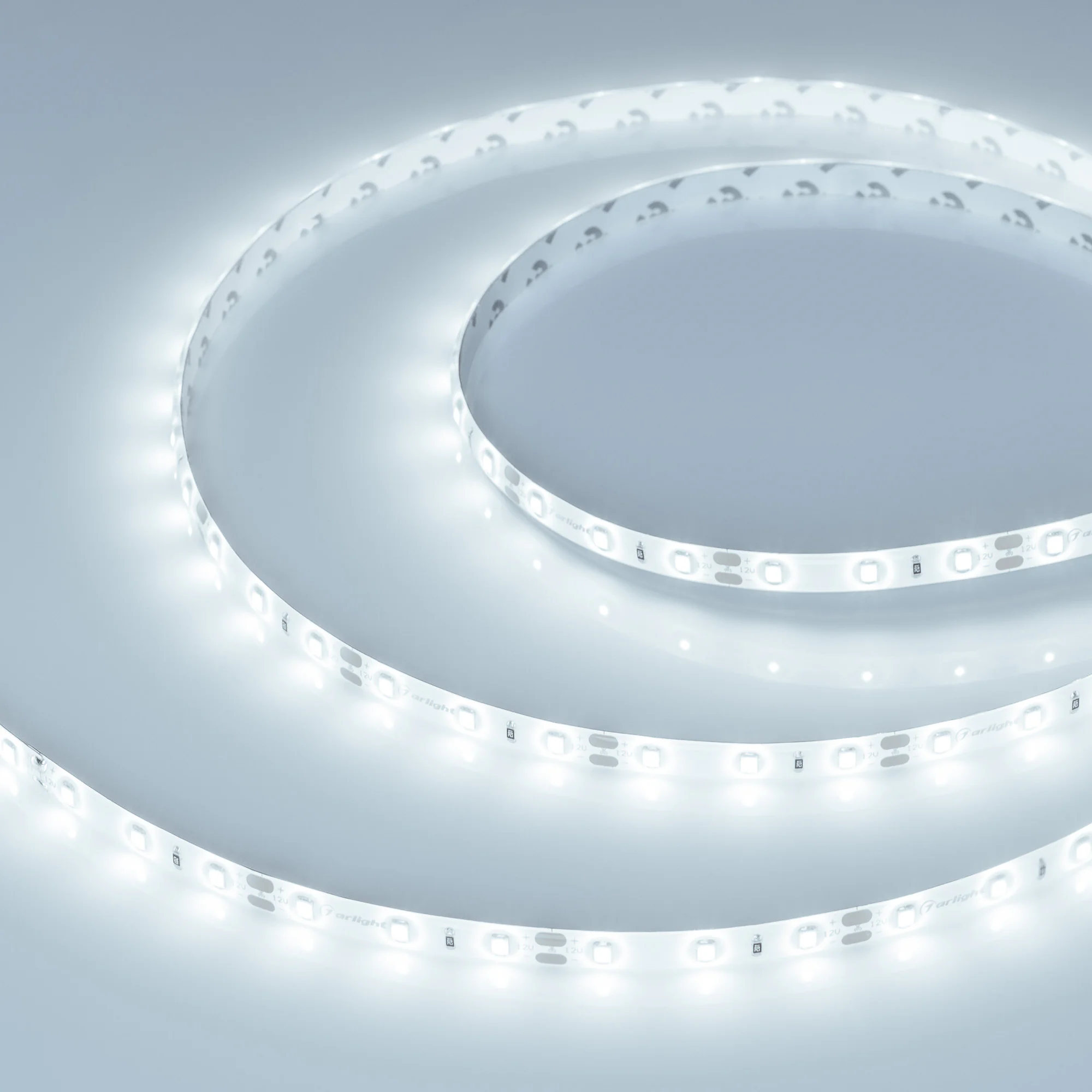 Лента герметичная RTW-SE-A60-8mm 12V Cool 10K (4.8 W/m, IP65, 2835, 5m) 016836(2) - Светодиодная лента RT-SE-A60, герметичная (SE-силиконовый верхний слой). Светодиоды 2835, 60 шт/м (300 шт на 5 м), белая плата, ширина 8 мм, скотч 3M. Цвет ХОЛОДНЫЙ 10000 