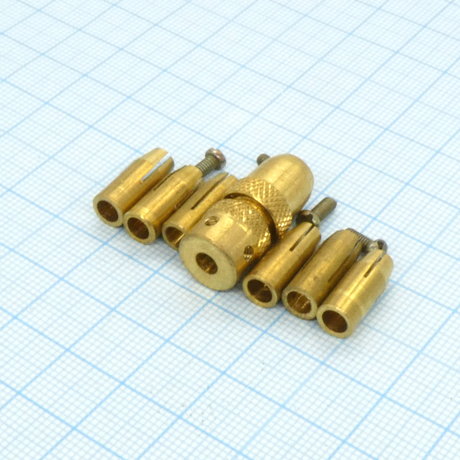 Набор цанг на вал 2мм. - сменные цанги, зажимают сверла от 0.1мм до 3мм