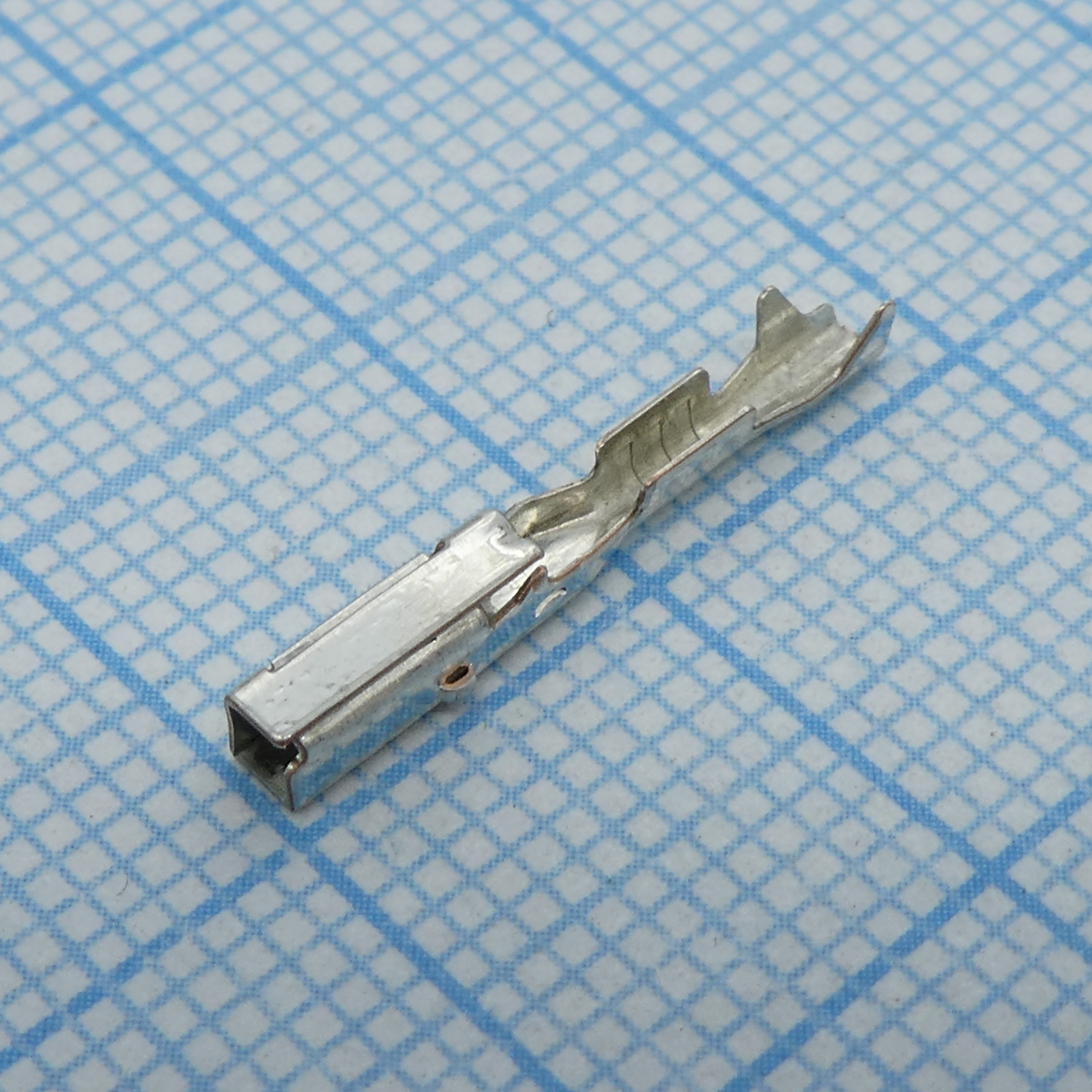 348050111 - Контакт обжимной гнездо / Серия CTX150 / 22AWG