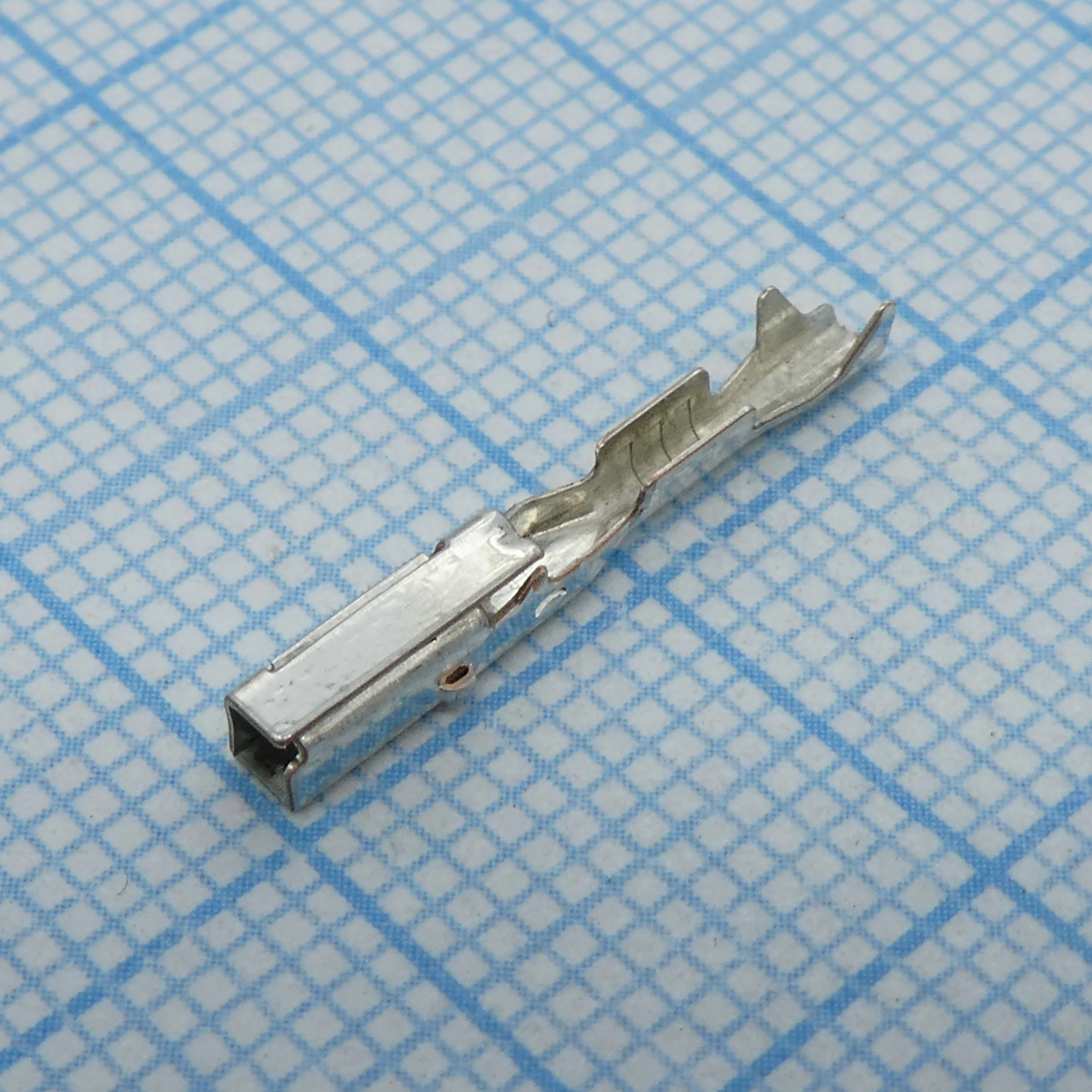 348050111 - Контакт обжимной гнездо / Серия CTX150 / 22AWG