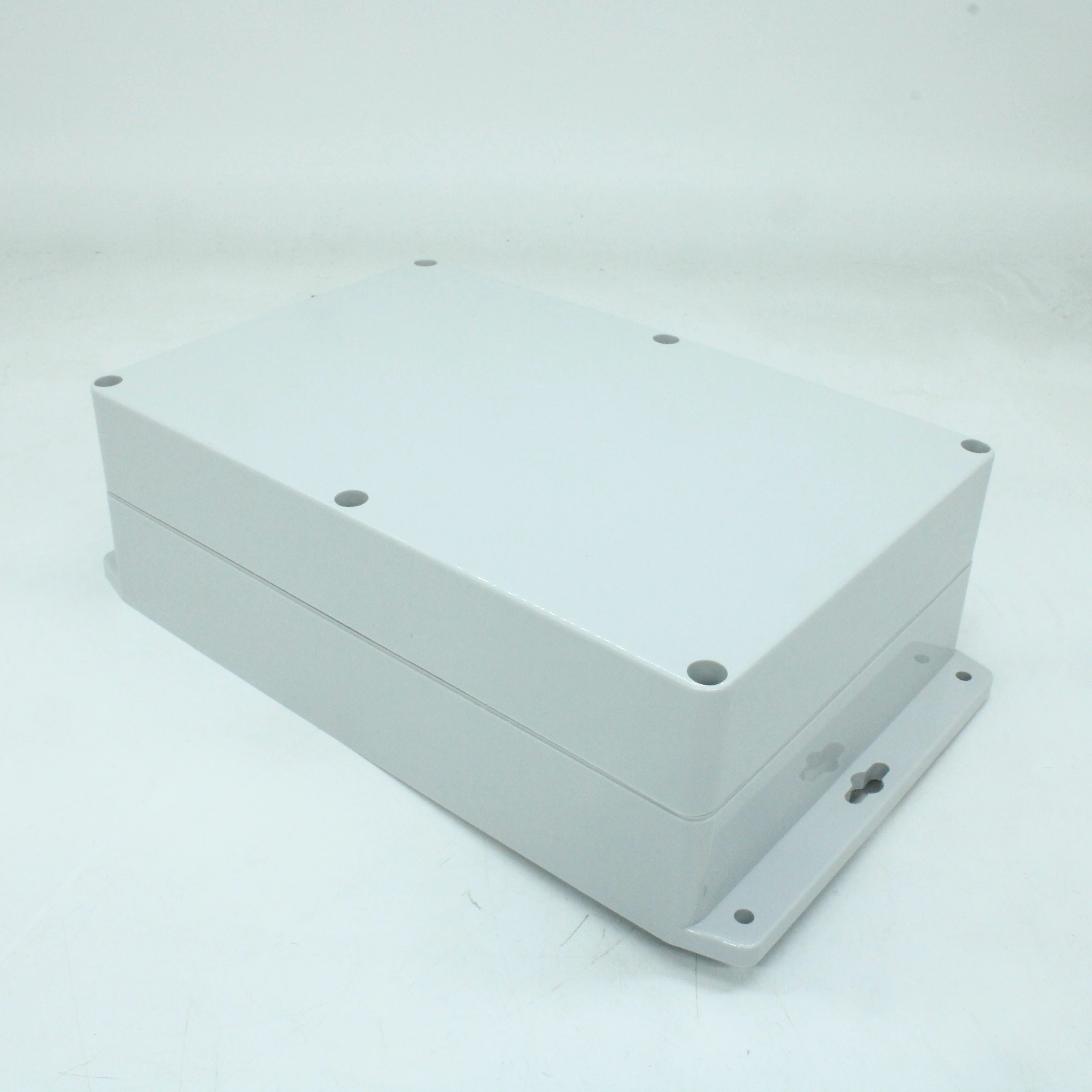 G232MF-IP67 - Герметичный корпус из поликарбоната с фланцем, IP67, светло-серый