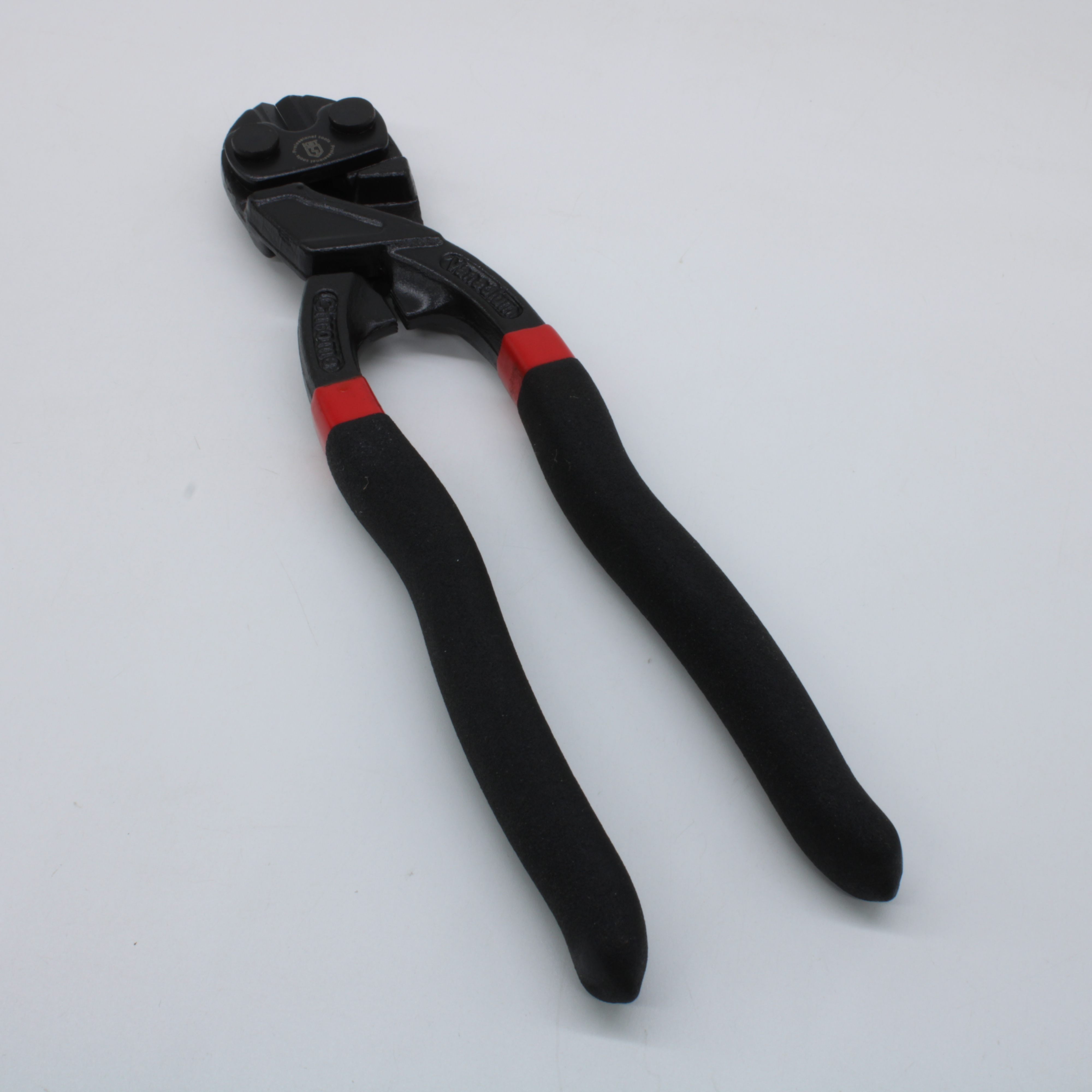 Болторез БРК-200 серия Профи - ручной компактный с лезвиями повышенной твердости, резка болтов и арматуры до 6 мм