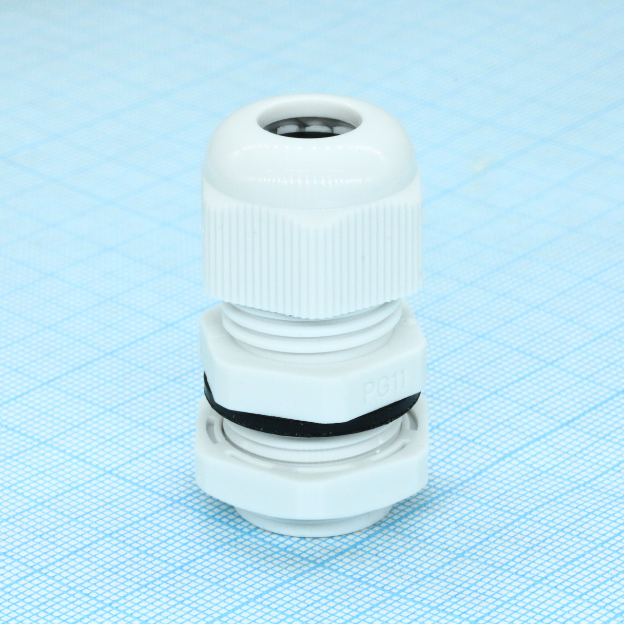 Кабельный ввод PG-11-LG - Кабельный ввод, PG11, диапазон зажимаемых проводников: 5 - 10 мм, удлиненная резьба, пластик, серый