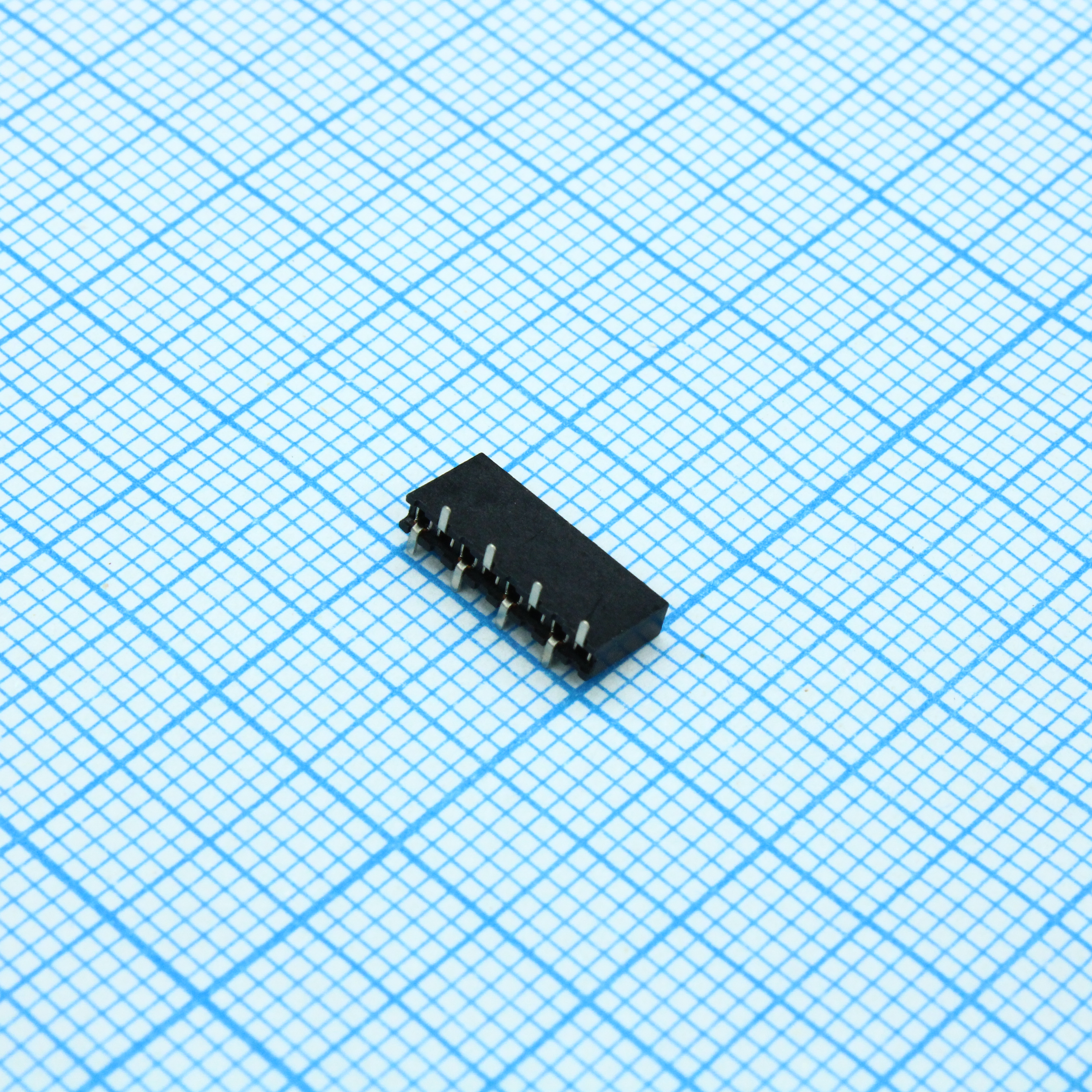DS1065-02-1X8S8BS1 - Гнездо на плату 1x8 контактов, шаг 1,27мм, SMT, высота 4.40мм, тип B1