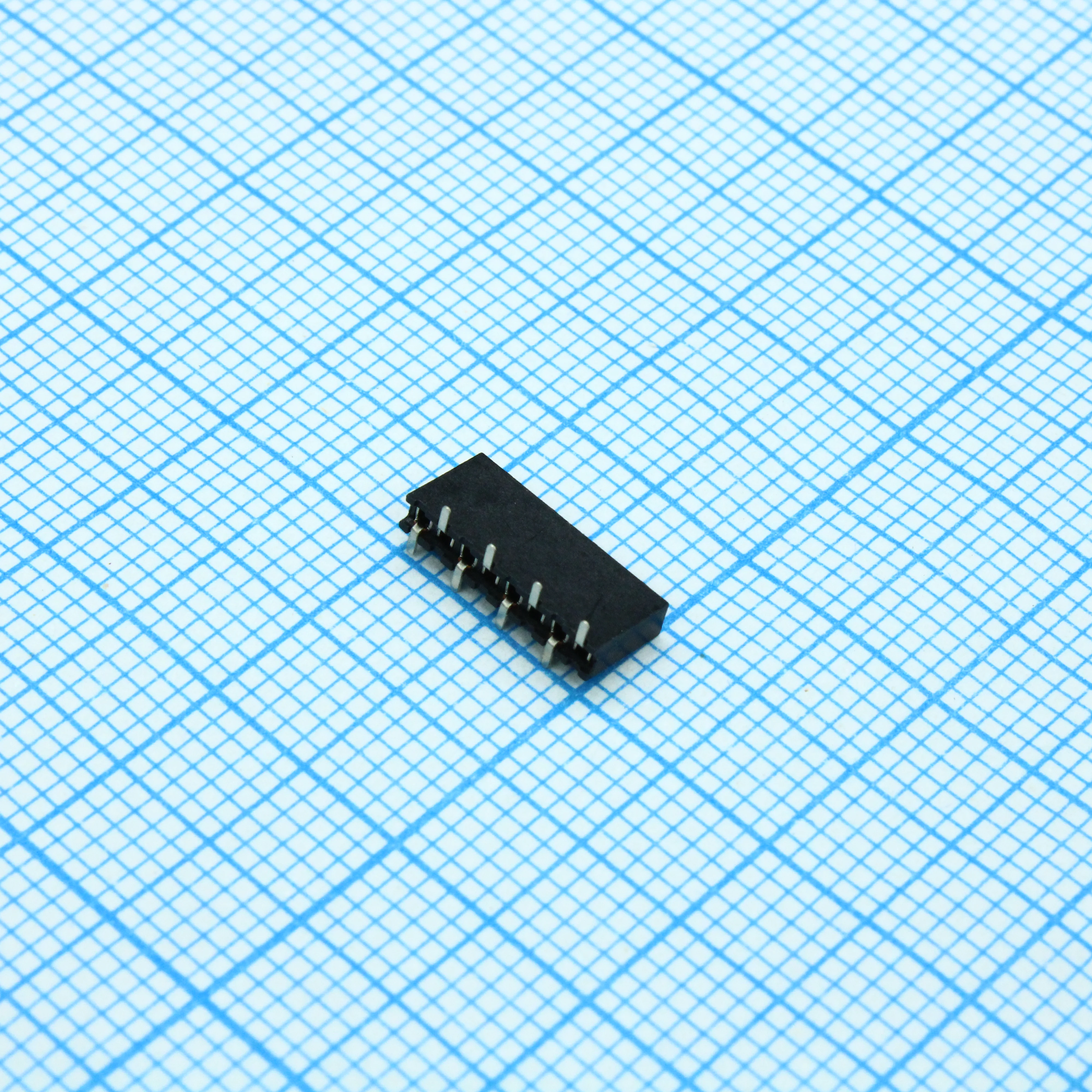 DS1065-02-1X8S8BS1 - Гнездо на плату 1x8 контактов, шаг 1,27мм, SMT, высота 4.40мм, тип B1