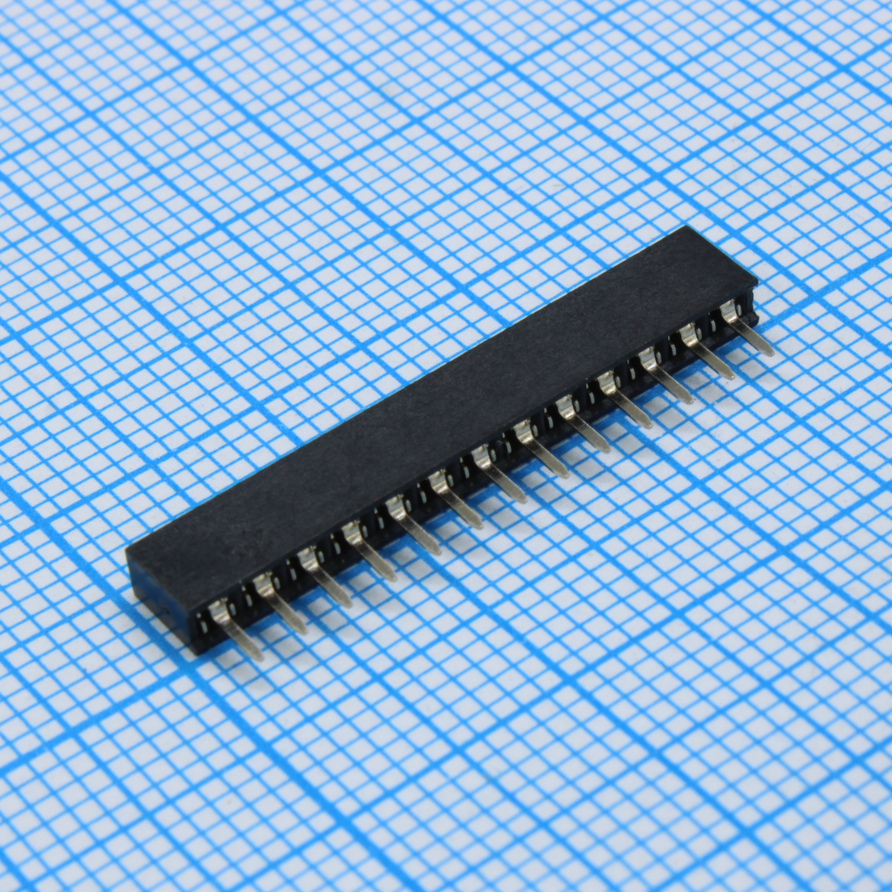 DS1026-01-1X13S8BV - Гнездо на плату 1x13 конт., шаг 2.00мм, высота 4.3мм, позолоч.