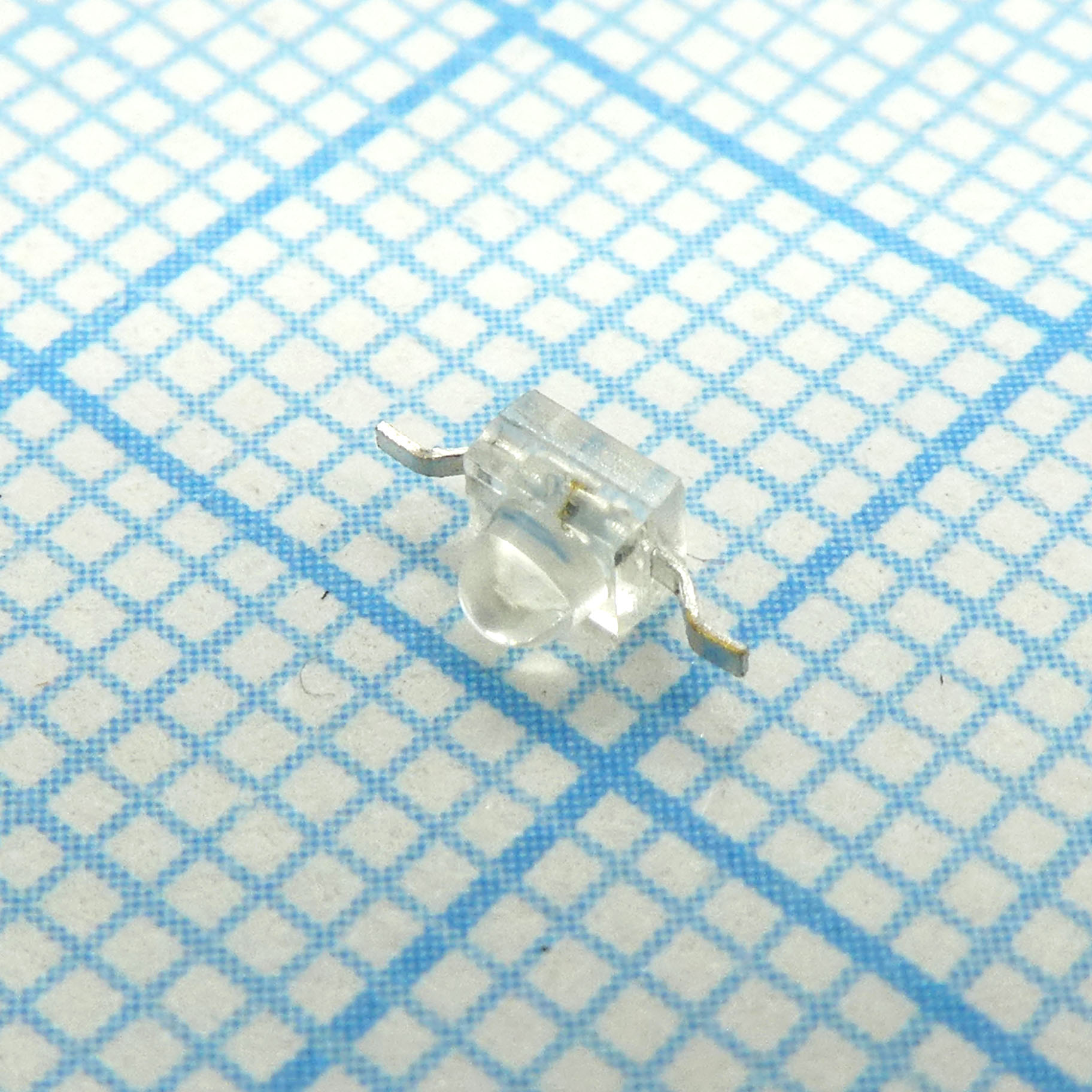 KM2520SYCK09 - Светодиод smd 2,5х2мм/желтый/590нм/1300-2300мкд/прозрачный/20°