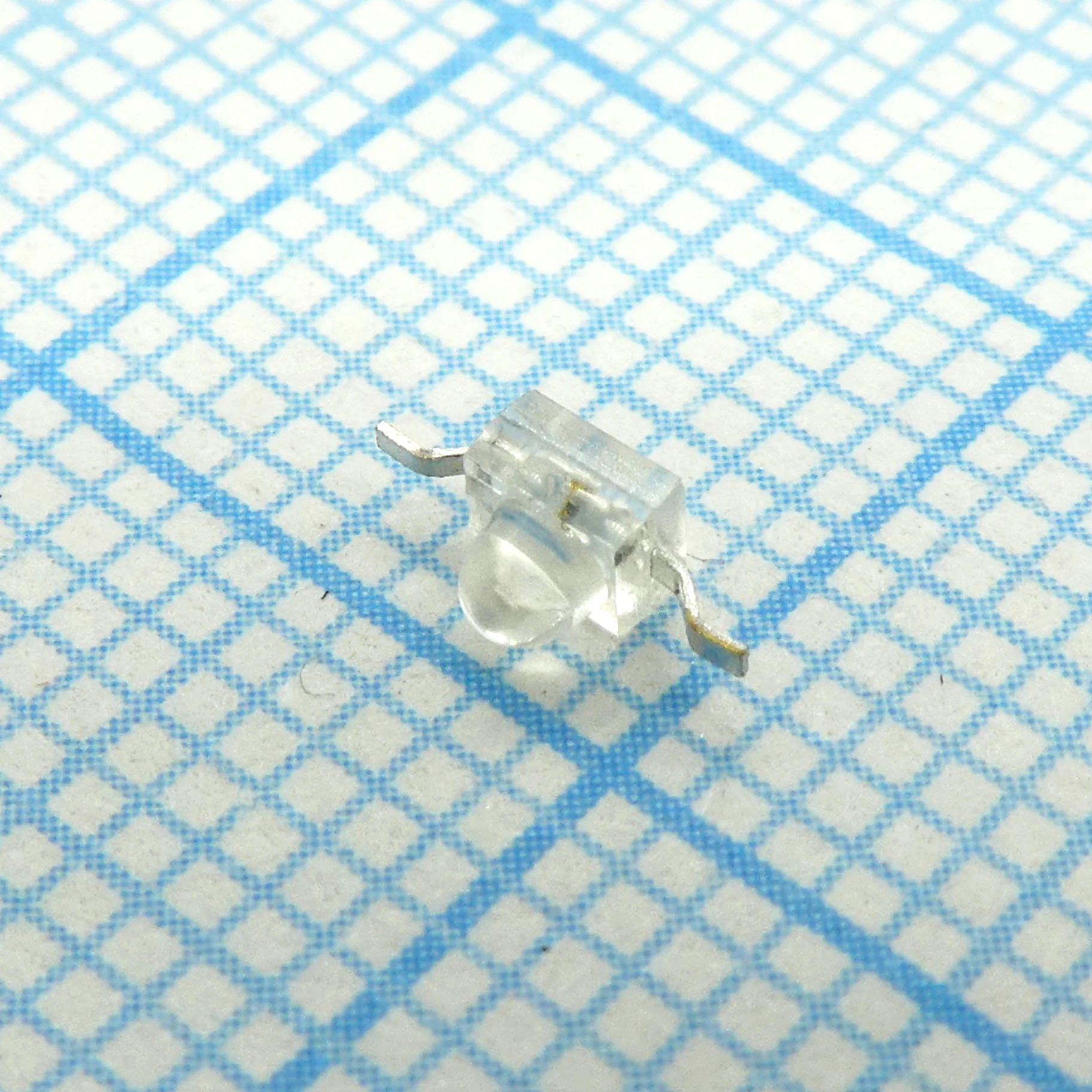 KM2520SURCK09 - Светодиод smd 2,5х2мм/красный/635нм/180-650мкд/прозрачный/20°