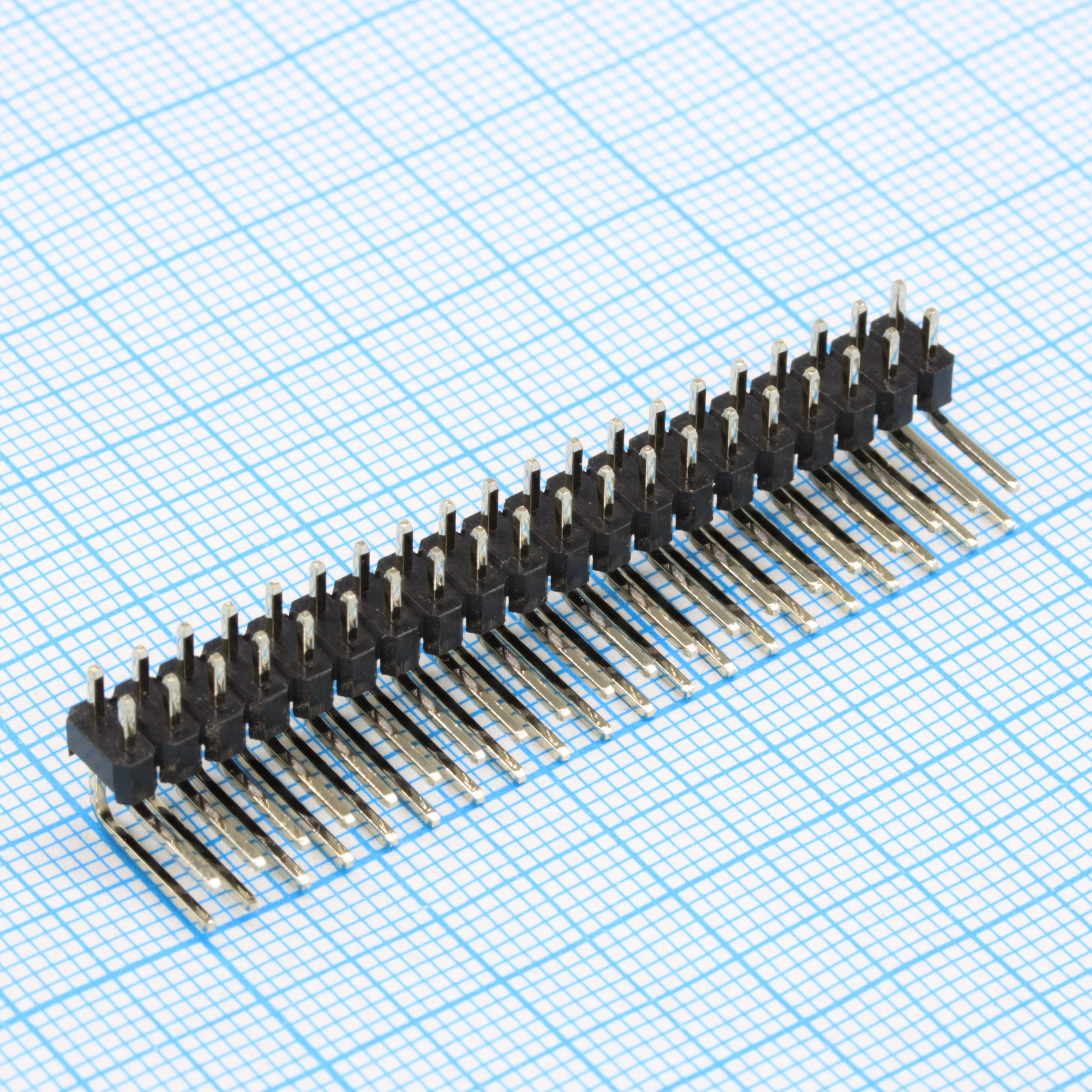 DS1022-2X20RF18-B - Соединитель штыревой, вилка на плату двухрядная угловая 80pin(2x40), шаг 2.54мм