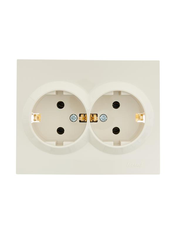 Розетка 2-м СП VESNA с заземл. ПБТ кремов. 742-0300-127B
