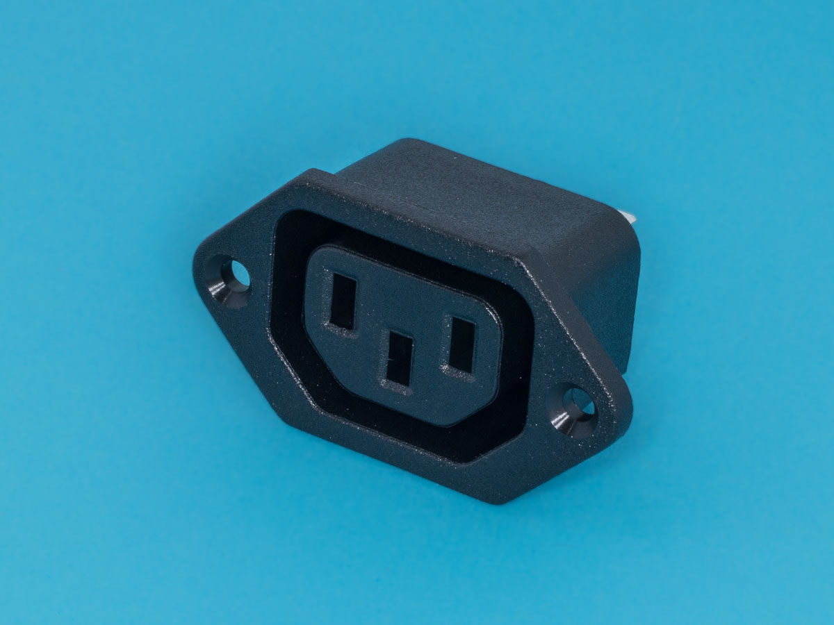 AC-2 - Разъем 220В гнездо на блок, 10A