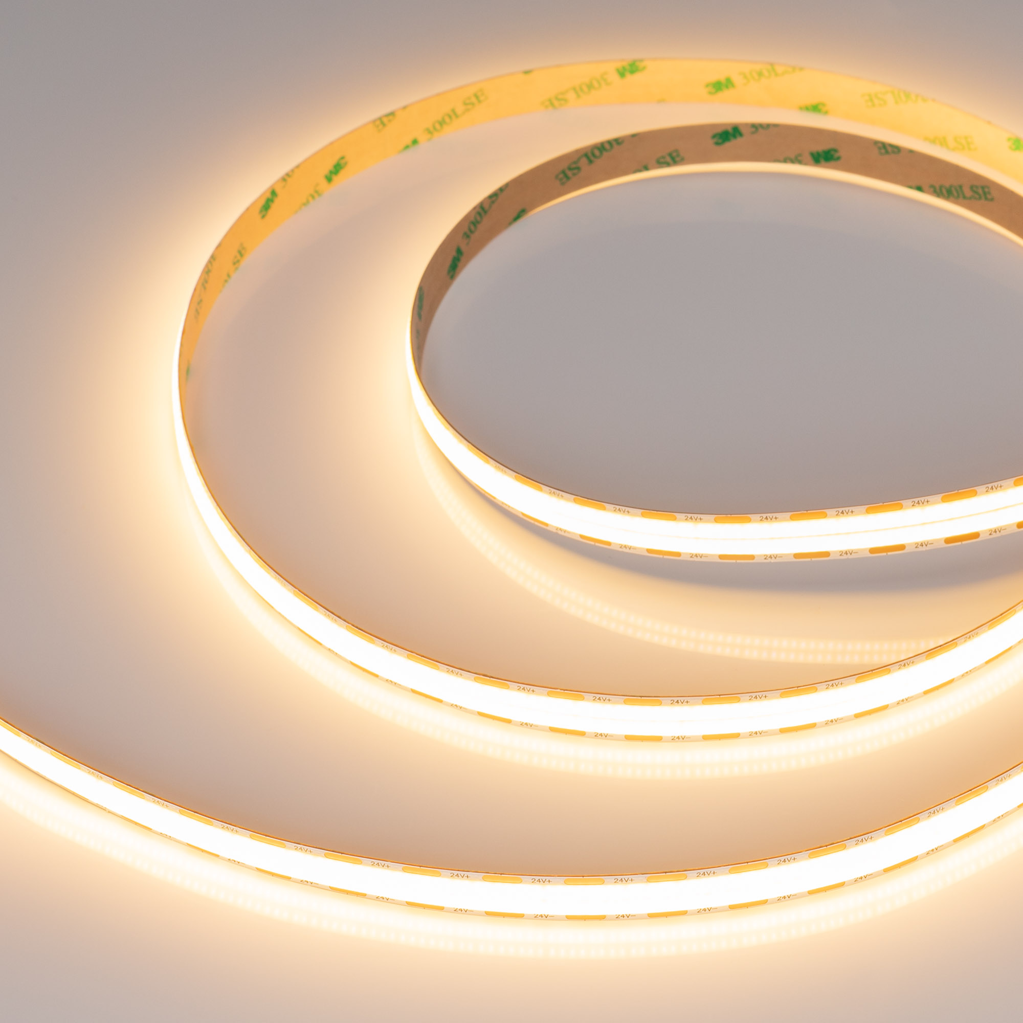 Лента COB-X1088-12mm 24V Warm2700 (22 W/m, IP20, 5m) 046933 - Лента COB сплошной засветки без видимых светодиодов. Светодиоды CSP  1088 шт/м (5440 шт на 5м). Цвет свечения ТЕПЛЫЙ 2700K, цветопередача CRI>90, угол 140°. Мощность 22 Вт/м (110 Вт на 5м), пит