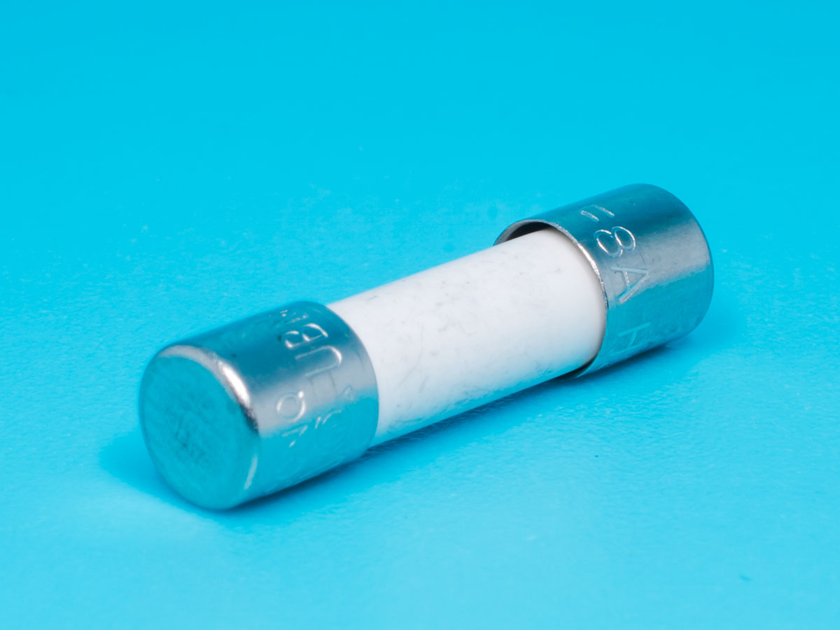 FS-52KQ-8.0/250 - Предохранитель 5х20мм, керамический, сверхбыстрый, 8A/250В(UBM)