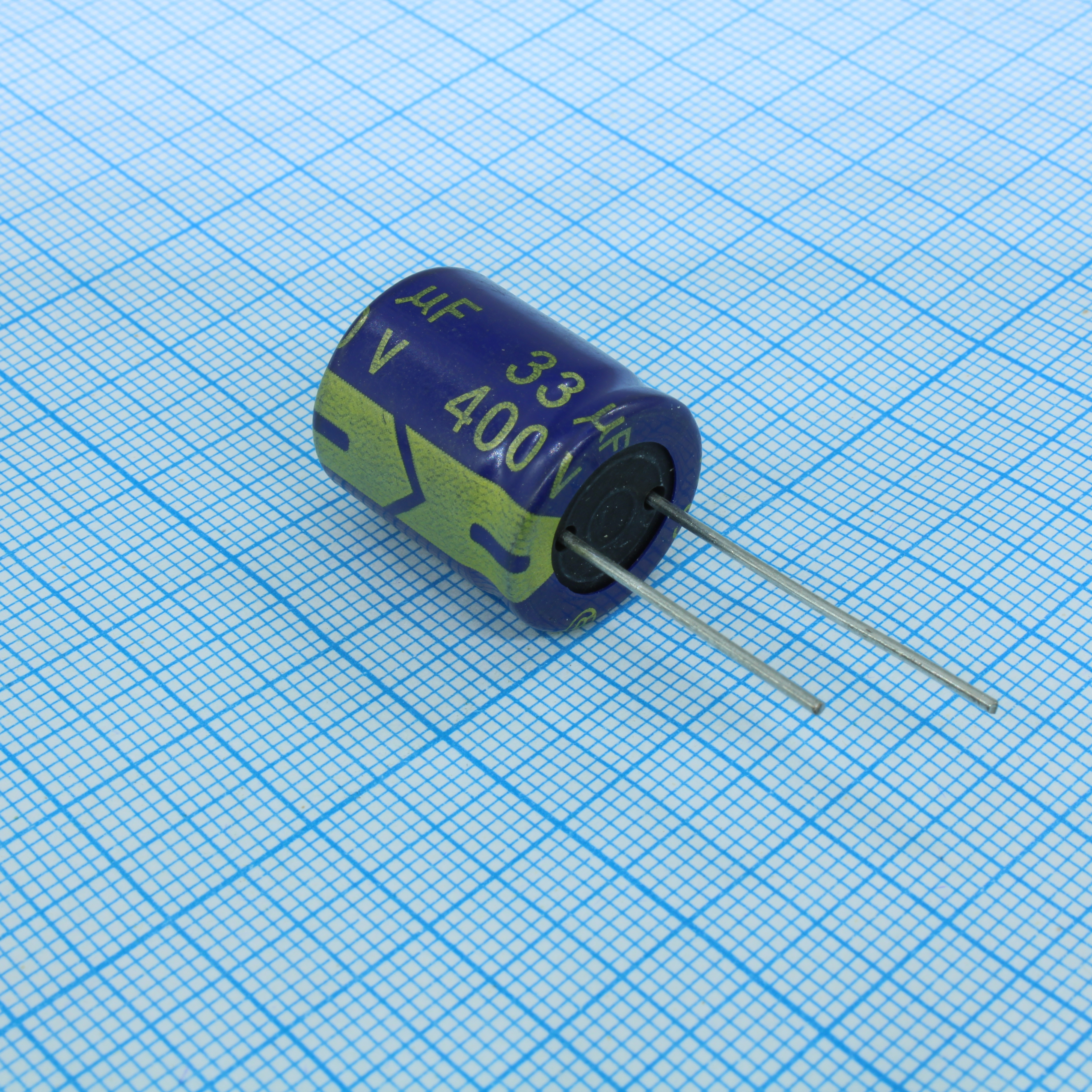 HGN330M2GBKJ1620EP - Конденсатор алюминиевый электролитический 33мкФ 400В ±20% (16х20мм) радиальный 7.5мм 552мА 12000часов 105°C россыпь