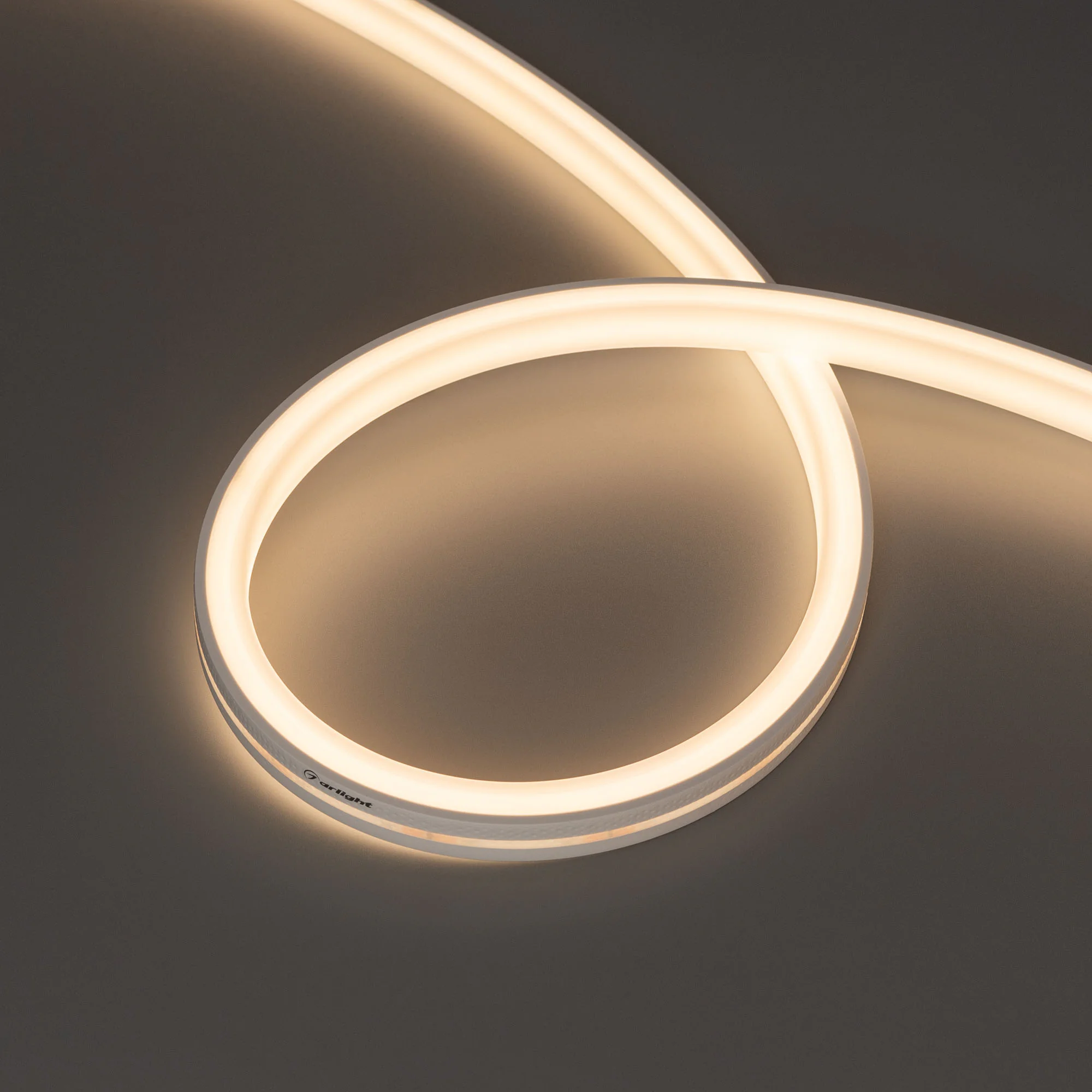 Лента герметичная MOONLIGHT-TOP-U-A156-13x12mm 24V Warm3000 (11 W/m, IP67, 5m, wire x2) 042779 - Гибкая герметичная лента (неон серии MOONLIGHT), сечение 12х13 мм, U-образная форма (свечение в 3 стороны). Светодиоды SMD 2835 156 шт/м. Цвет свечения ТЕПЛЫЙ