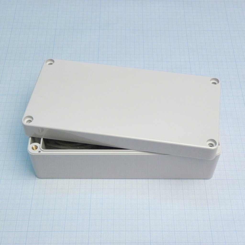 G258 - Герметичный корпус из поликарбоната, IP65, светло-серый