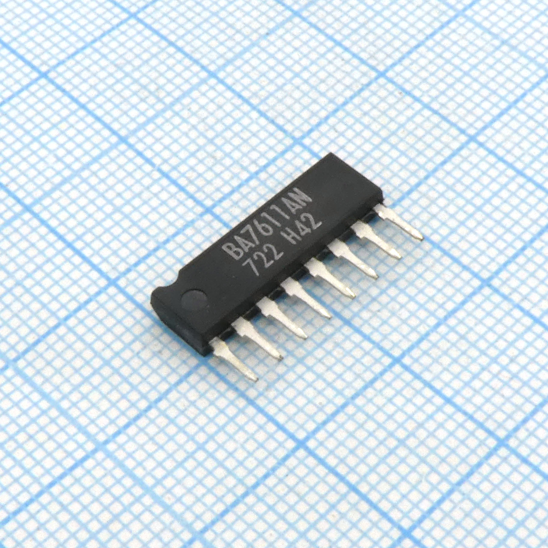 BA7611AN - Пеpеключатель видеосигналов для видеомагнитофона