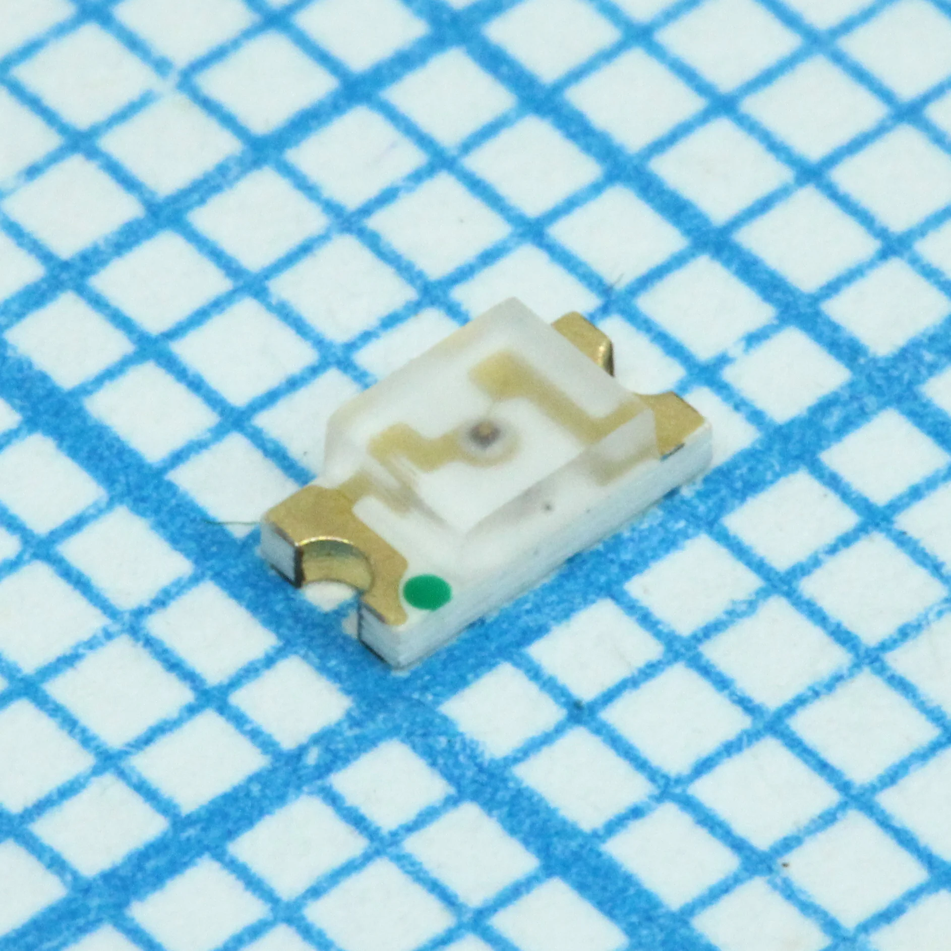 FYLS-1206UEC - Светодиод smd 3,2х1,6мм/красный/620нм/100мкд/прозрачный/140°
