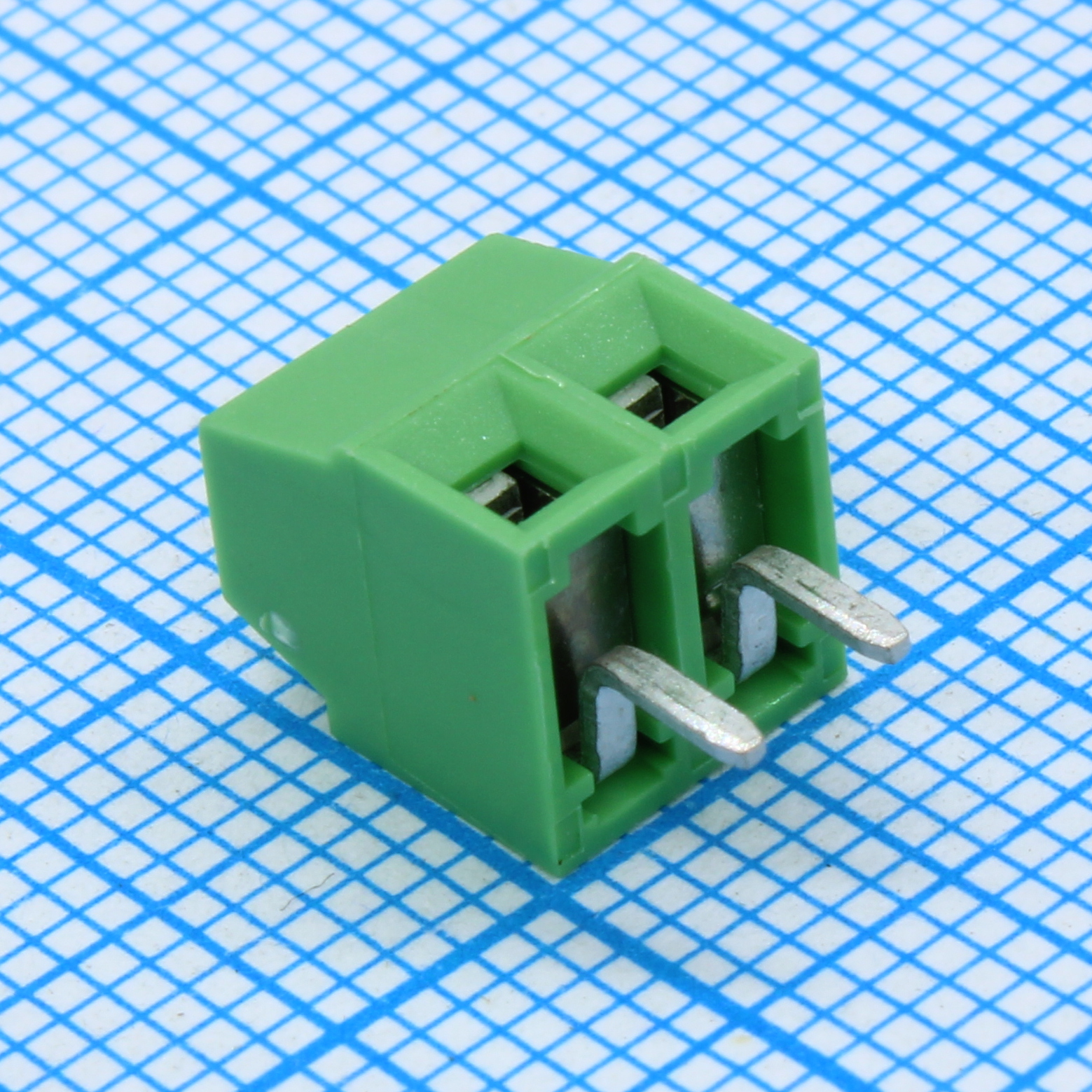 EK350V-02P - шаг: 3.50мм, пров: 1.50мм.кв, 300V, 12A, 2 конт., винт верт., h=8.50мм