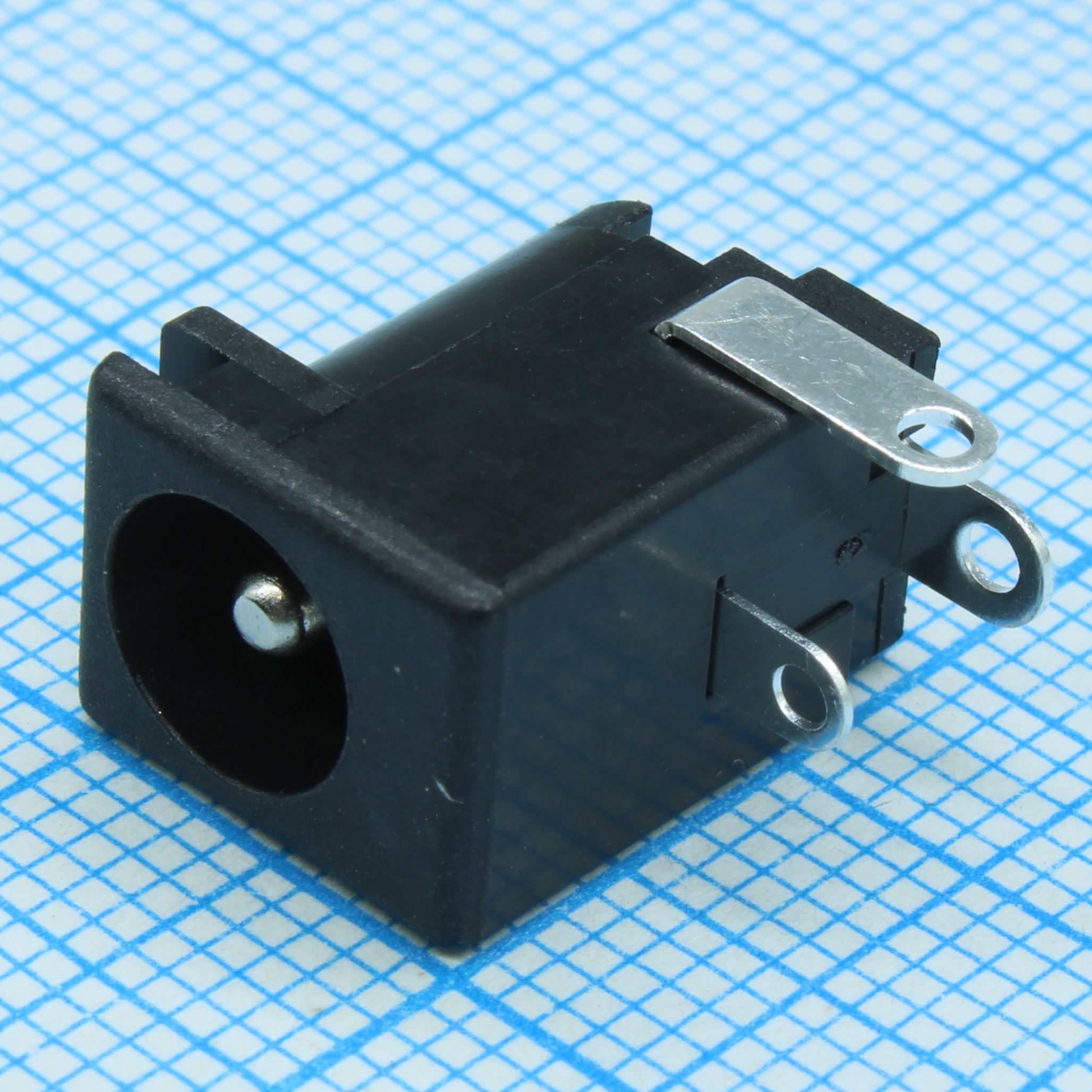 PJ-002AH - Разъем питания 2.0 x 6.5 мм, 5.0 A, горизонтальный монтаж в отверстие