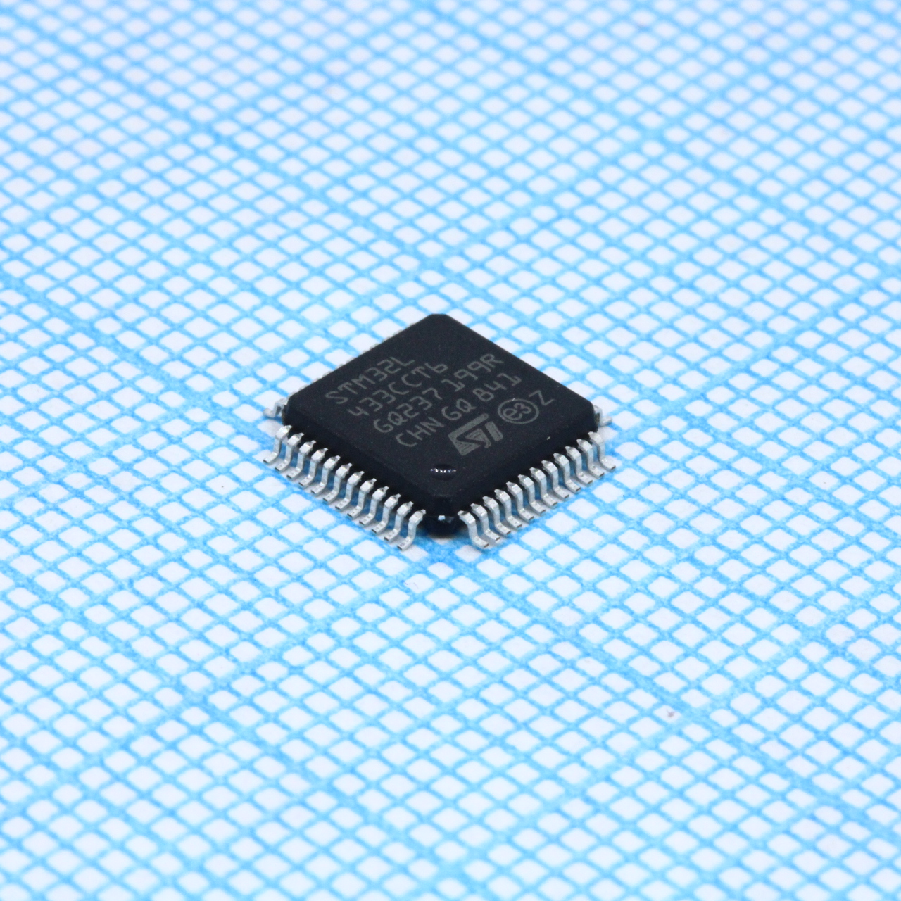 STM32L433CCT6 - Микроконтроллер STM 32-бит ядро ARM Cortex-M4 сверхнизкое энергопотребление  быстродействие 100DMIPS 256кБ Флэш-память