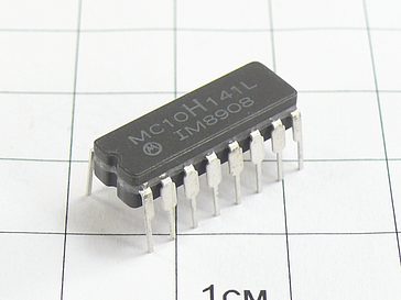 Микросхема MC10H141L