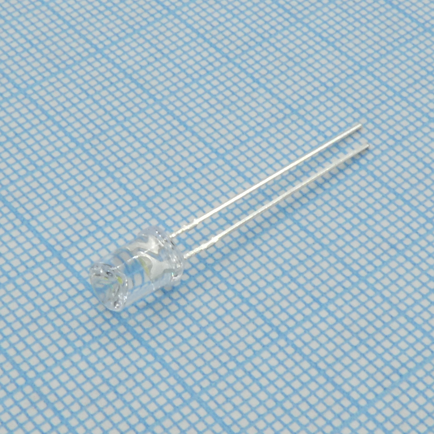 FYL-5034UWC1M - Светодиод 5мм/белый/9500К/800мкд/прозрачный/110°/цилиндр с конусообразным углублением