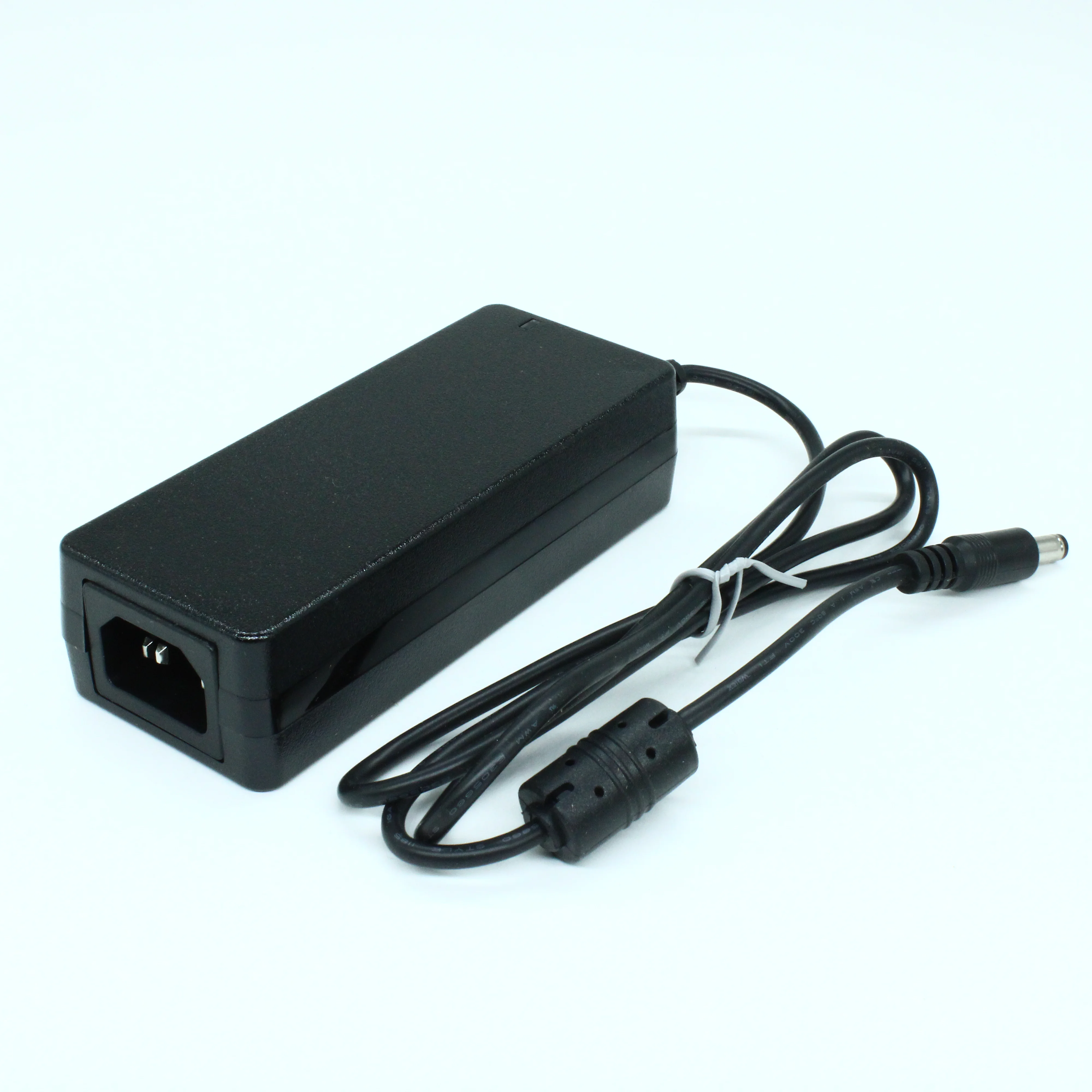 GST40A15-P1J - AC-DC, 40Вт, вход 90...264B AC, 47...63 Гц, 127...370B DC, выход 15B/2.67A, изоляция 3000В AC, 125x50x31.5мм, -30...+70°С, сетевой разъём IEC320-C14, выходной разъем 11, диам. 5.5х2.1мм