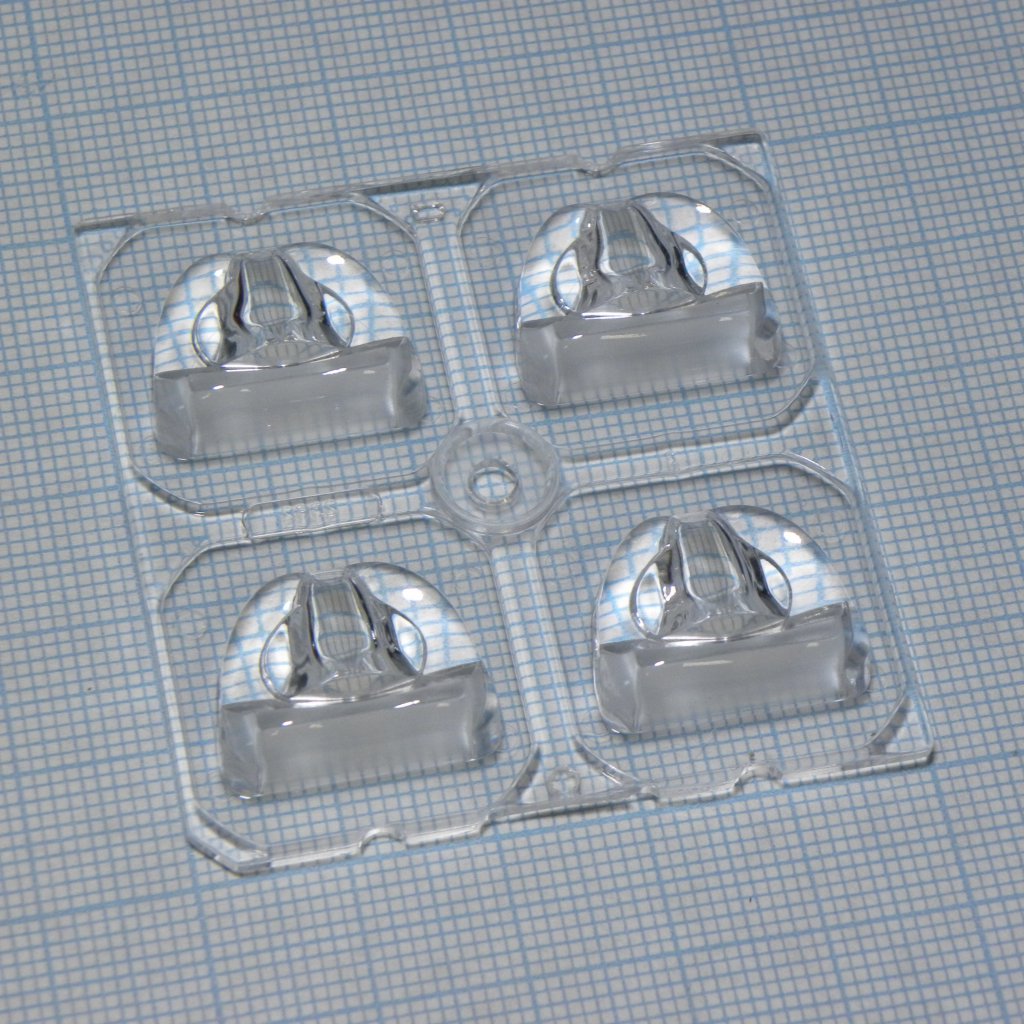 C12362_STRADA-2X2-DWC - Квадратная модуль линза 2x2 на 4светодиода LG Innotek серии  LEMWA33X, эфф=94%, ассиметричная, 50x50mm  H:6mm