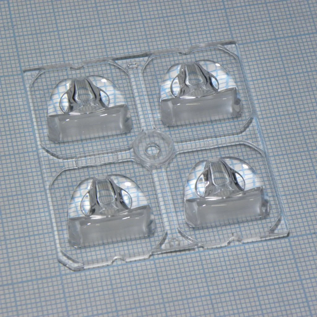 C12362_STRADA-2X2-DWC - Квадратная модуль линза 2x2 на 4светодиода LG Innotek серии  LEMWA33X, эфф=94%, ассиметричная, 50x50mm  H:6mm