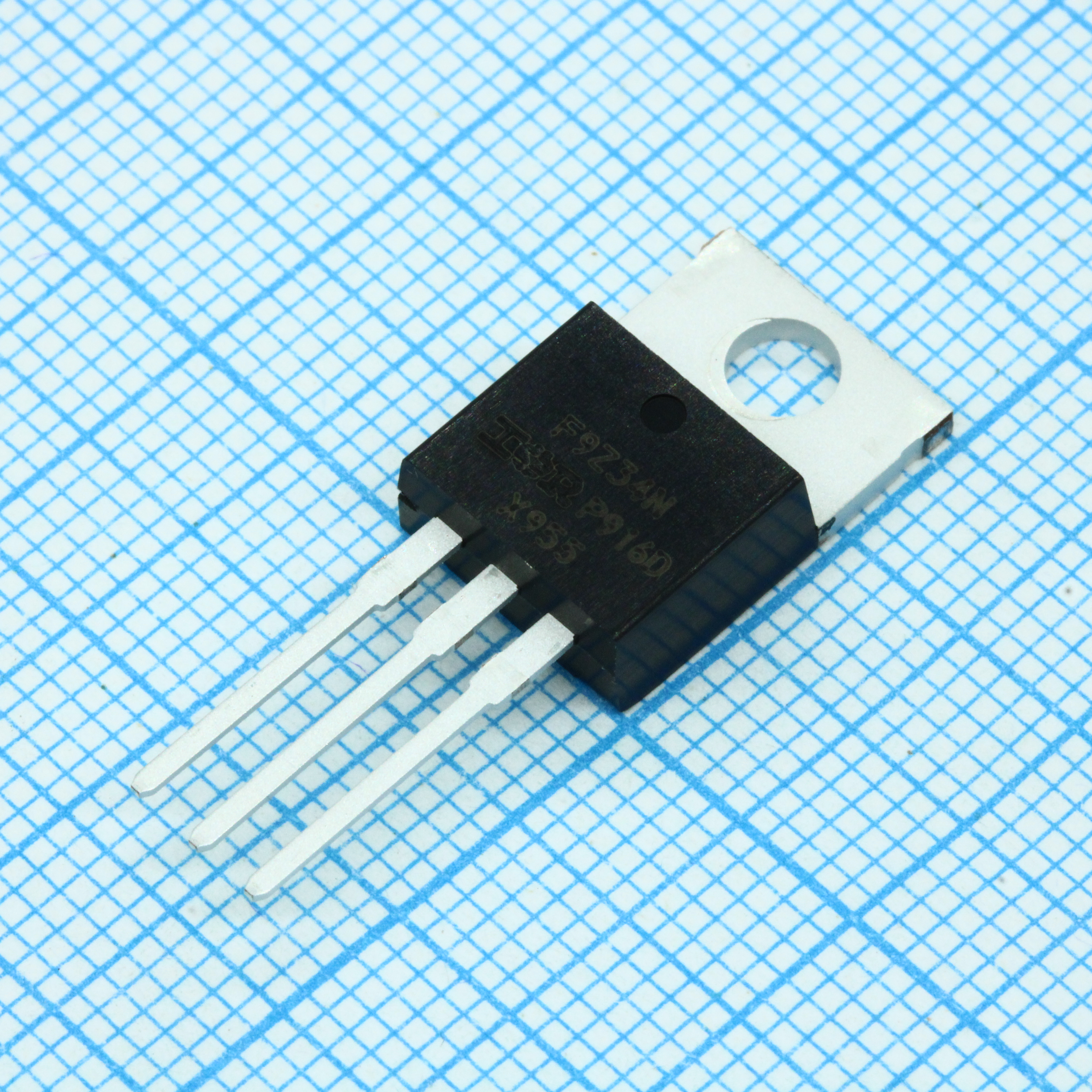 IRF9Z34NPBF - Транзистор полевой MOSFET P-канальный 55В 19А 68Вт