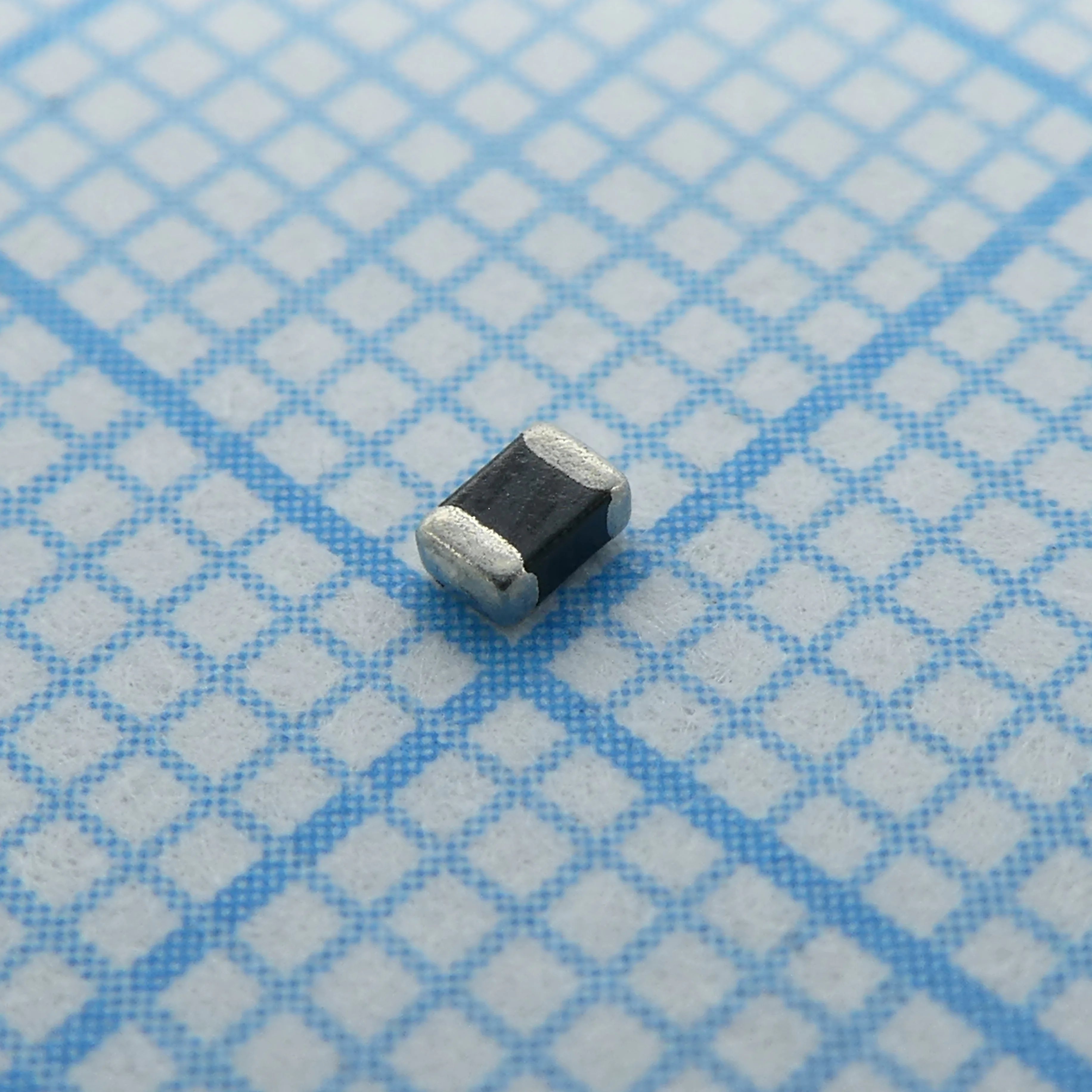 JMV0805S5R6T661 - SMD варистор 0805 5.6Vdc 40A  8.5V(1mA), стандарт. серия, лента в катушке