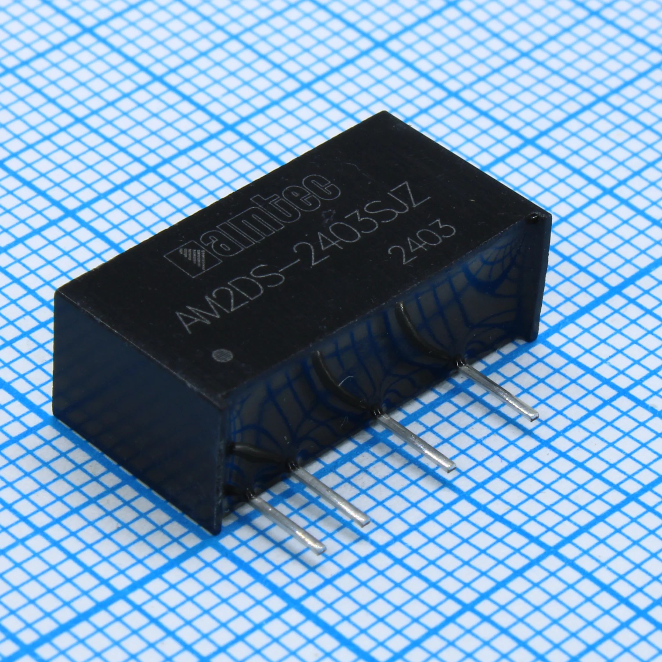 AM2DS-2403SJZ - DC/DC, 2Вт, вход 21.6…26.4В, выход 3.3В/0.04…0.4А, изоляция 1500В DC, КПД 76%, максимальная емкостная нагрузка не более 2400мкФ, SIP7, 19.65x7.05x10.16мм, -40…105°C, пластик