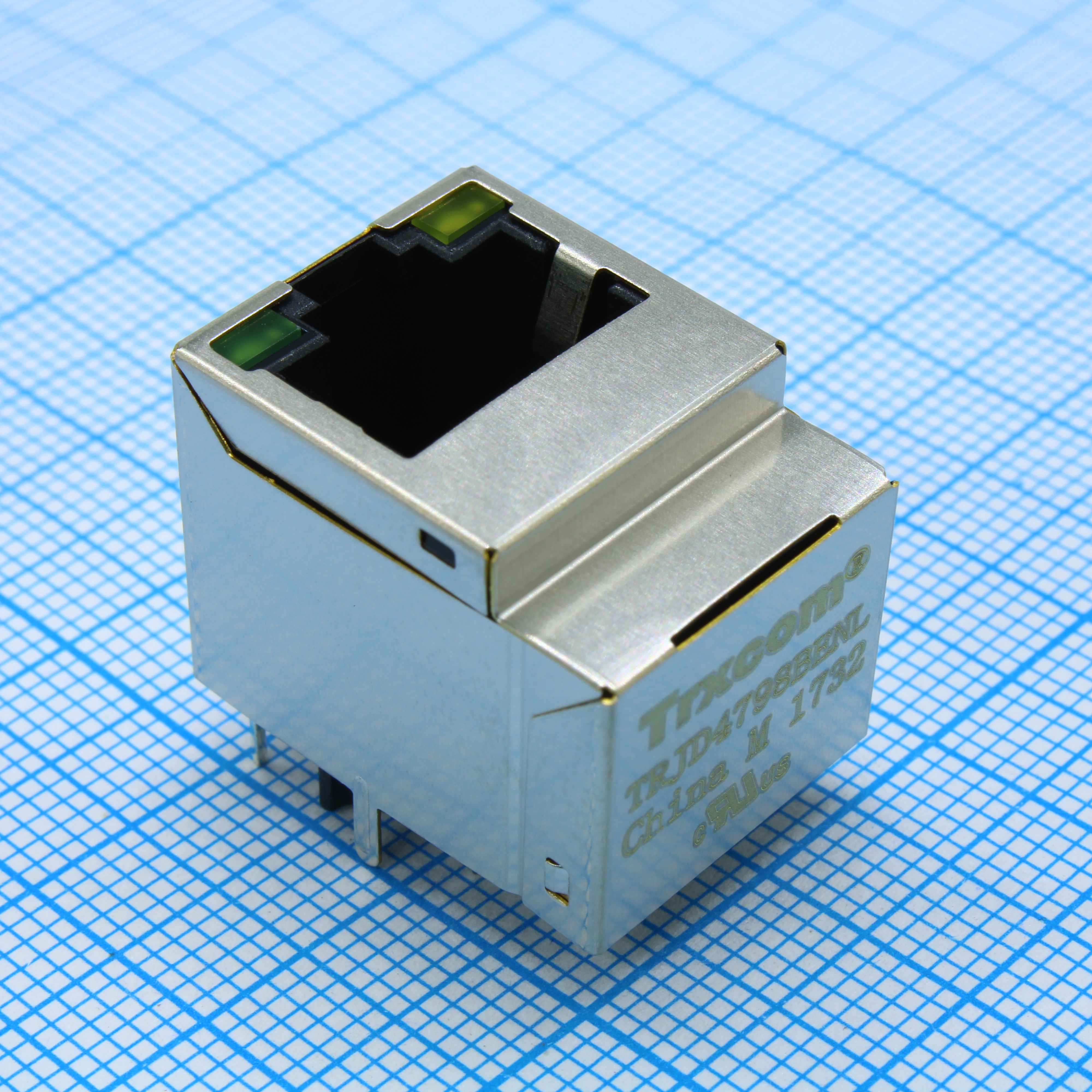 TRJD4798BENL - Разъем экран."гнездо" RJ-45 c согласующ. фильтром 1000Base-TX (1:1) Gigabit, с POE IEEE 802.3, вертикальный на плату, 2 светодиода (зеленый/желтый), без лепестков, от - 40 до + 85 гр.C