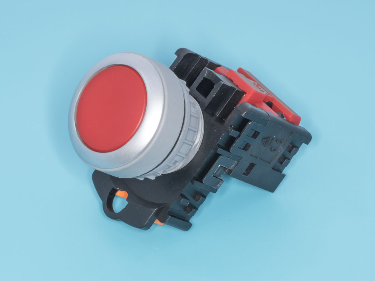 TN2BFR-1B - Кнопка управления плоская, без фиксации, d 30 мм, НЗ, красная