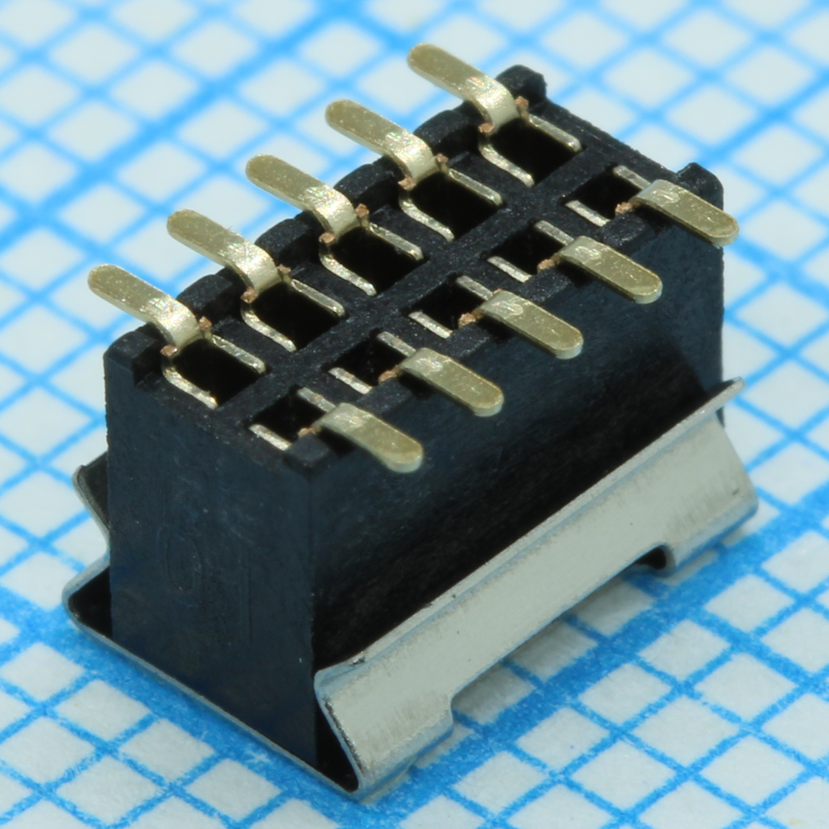 DS1065-05-2X5S8BSSR - Гнездо на плату 2х5 контактов, шаг 1.27мм, SMT, высота 4.40мм, с крышкой
