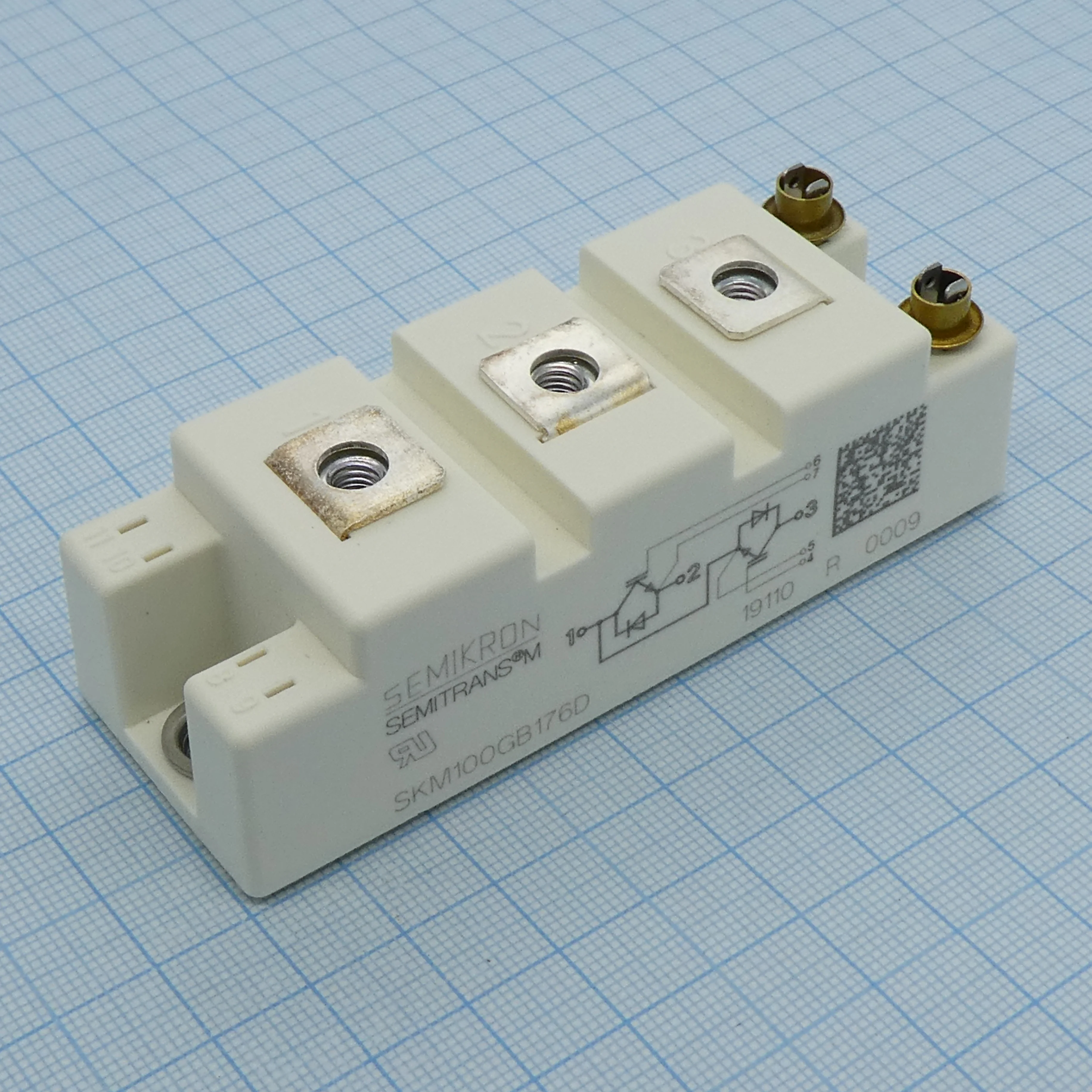 SKM100GB176D - Силовой модуль IGBT N-канальный 1700В 125А