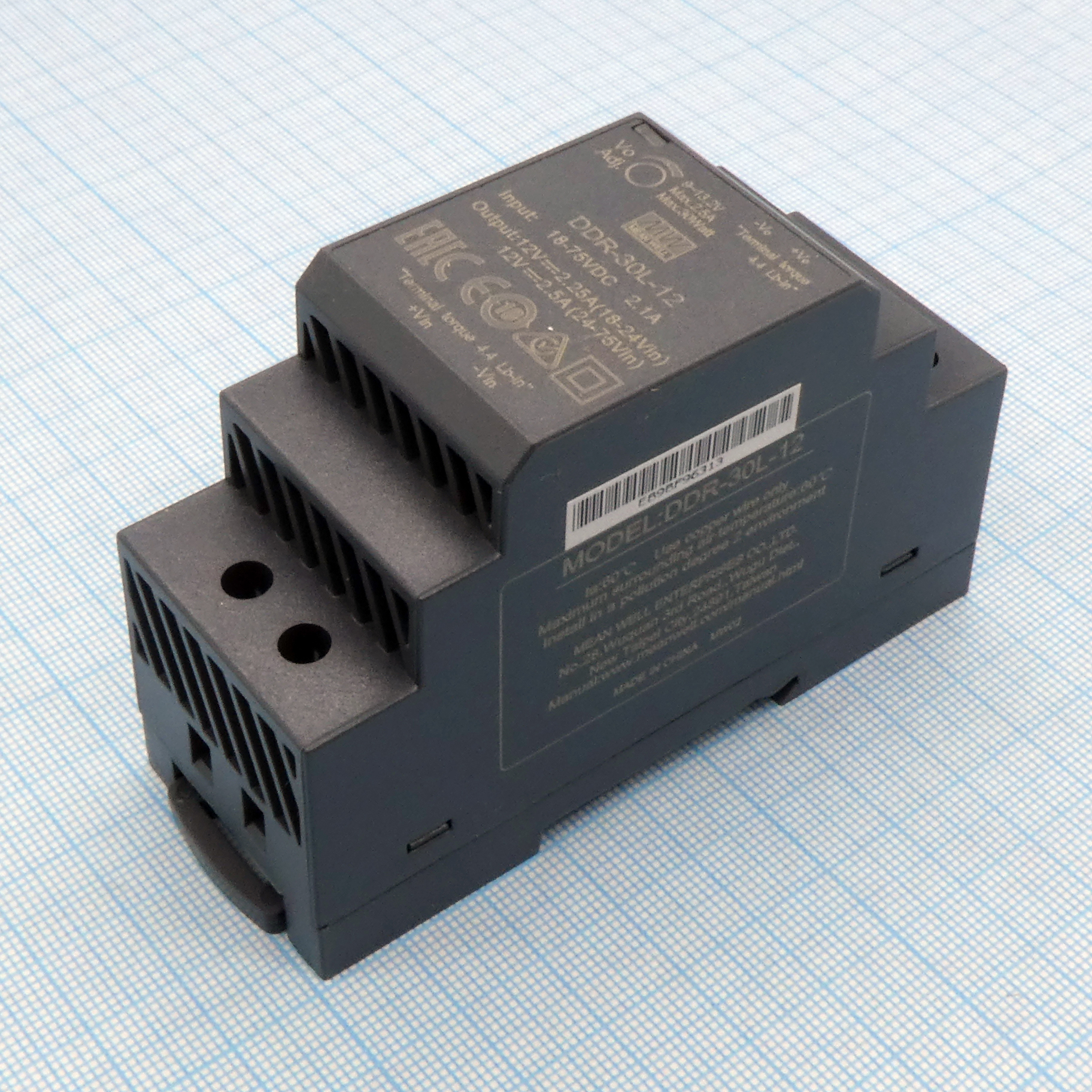 DDR-30L-12 - DC-DC, 30Вт, вход 18…75 В DC, выход 12В/2.5А, изоляция 4000В DC, в кожухе на DIN-рейку, 35х90х54.5мм, -40...+85°С
