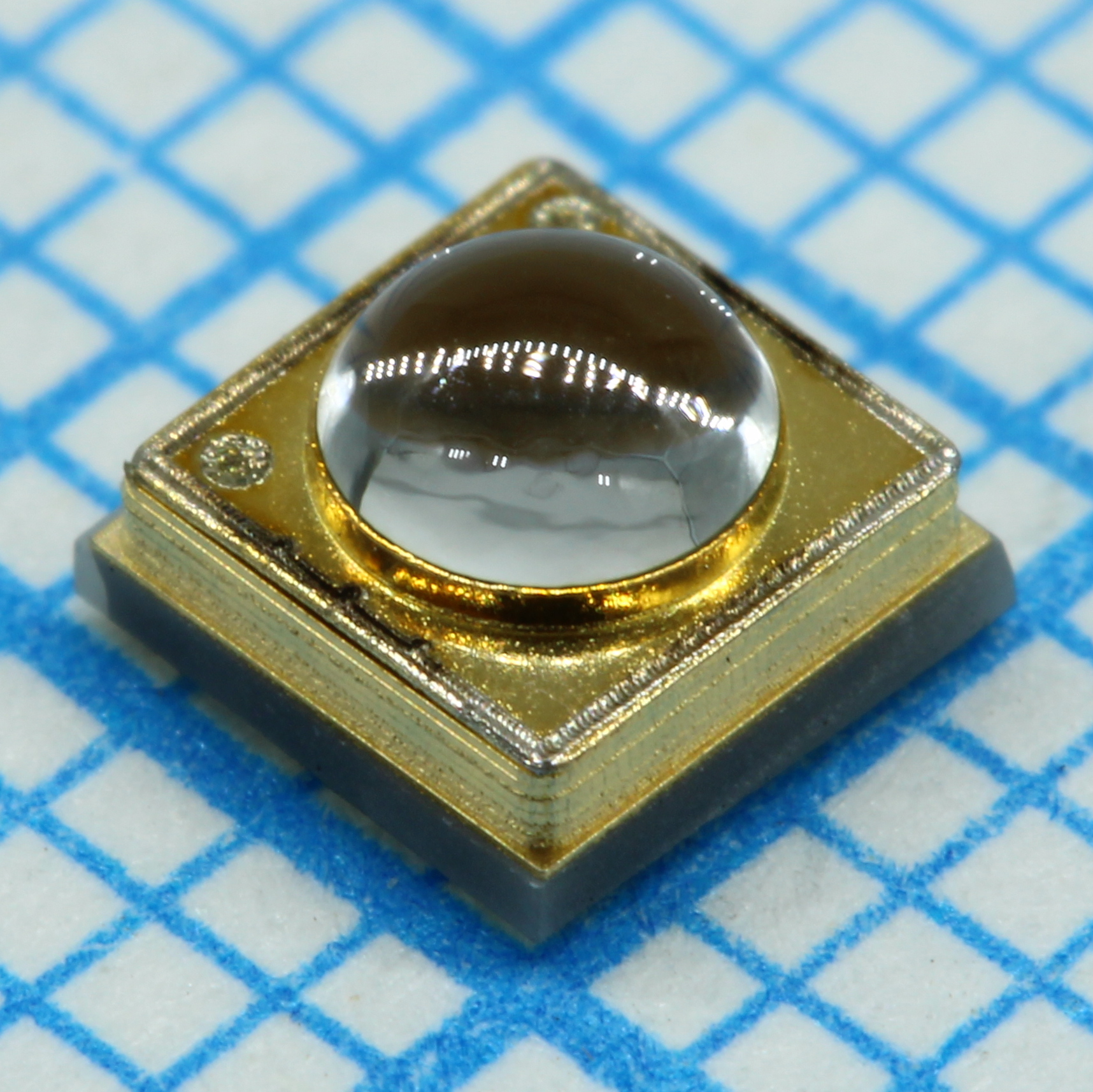 HL-CMH235A4V105Z1 - Ультрафиолетовый светодиод smd 3,7х3,7x2,77мм/365нм/мощность излучения 1000-1400мВт при 1000мА/3.5-4.1В/45° максимальный ток 1200мА