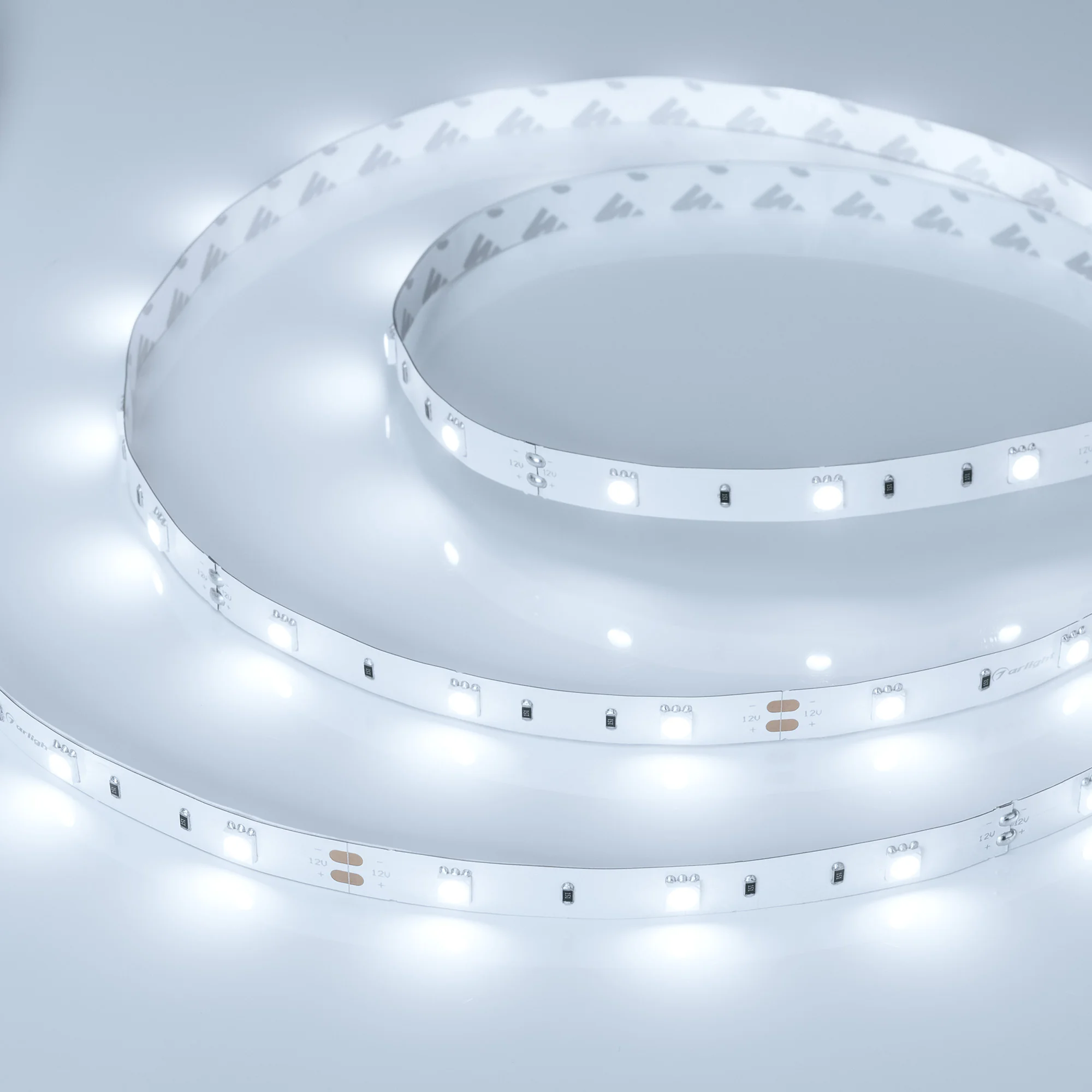 Лента RT 2-5000 12V Cool 8K (5060, 150 LED, LUX) 016890 - Поставка под заказ от 1000 м. Гибкая лента LUX, светодиоды smd 5060, 30шт/м (150шт на 5м), белая плата 10мм, скотч 3М. Цвет ХОЛОДНЫЙ 7700-9600K. Питание 12V, мощность 7.2 Вт/м (36 Вт на 5м), угол 1
