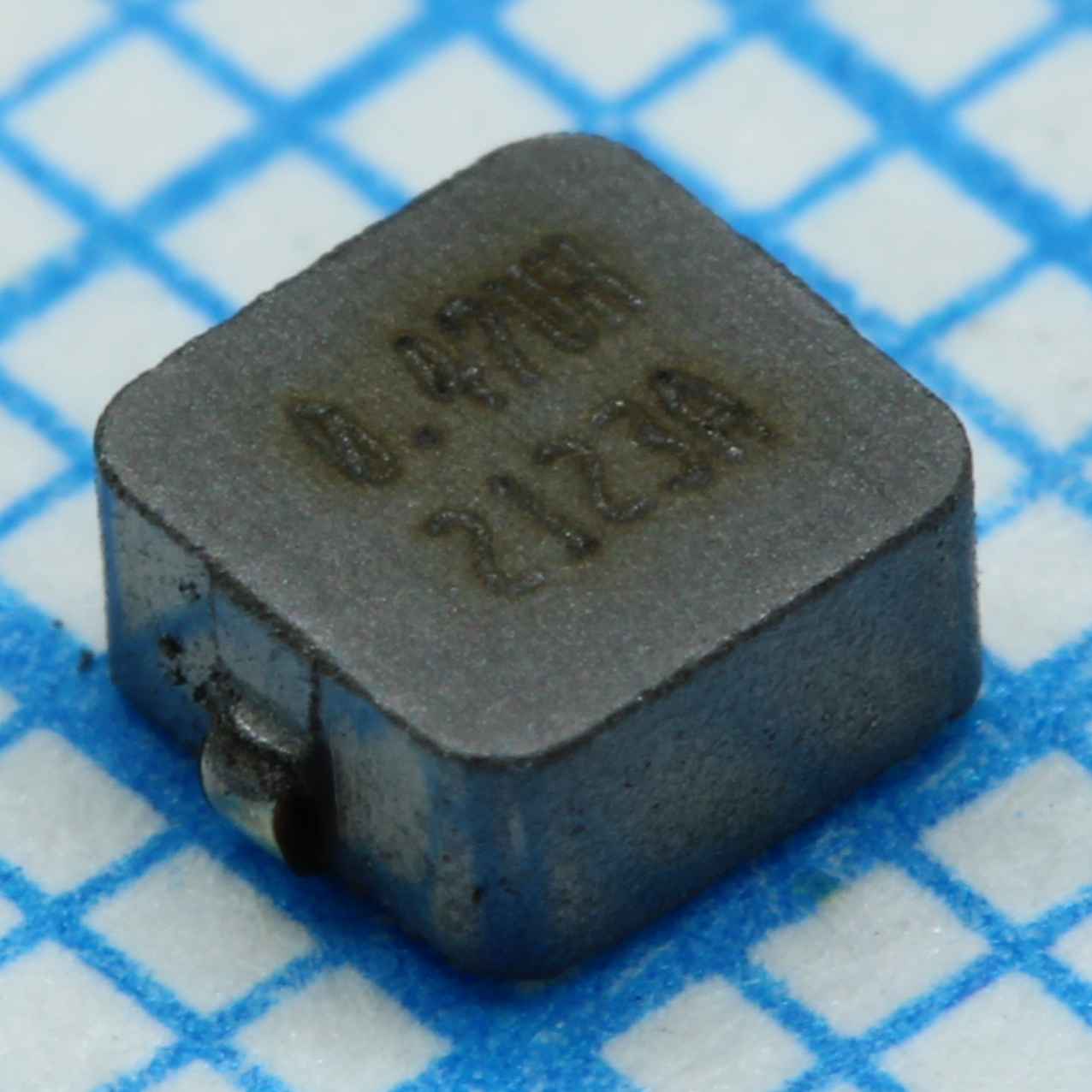 IHLP1212AEERR47M11 - Индуктивность силовая проволочная 0.47мкГн ±20% 100кГц порошковое железо 6.7A 0.015Ом по постоянному току 1212 лента на катушке